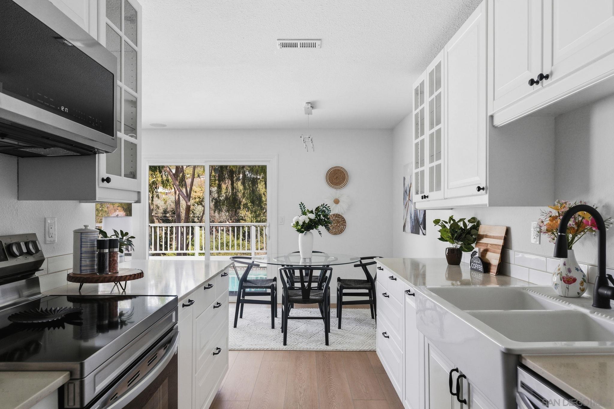 Detail Gallery Image 9 of 30 For 13779  Paseo Cardiel, San Diego,  CA 92129 - 4 Beds | 2 Baths