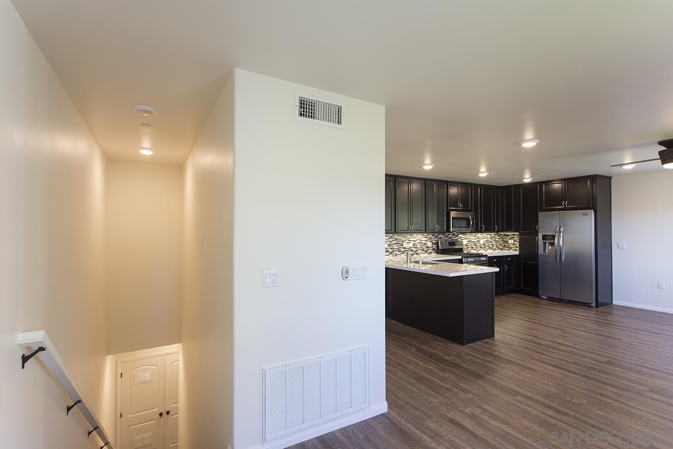 Detail Gallery Image 4 of 6 For 5978  Lauretta Street, San Diego,  CA 92110 - 4 Beds | 3/1 Baths