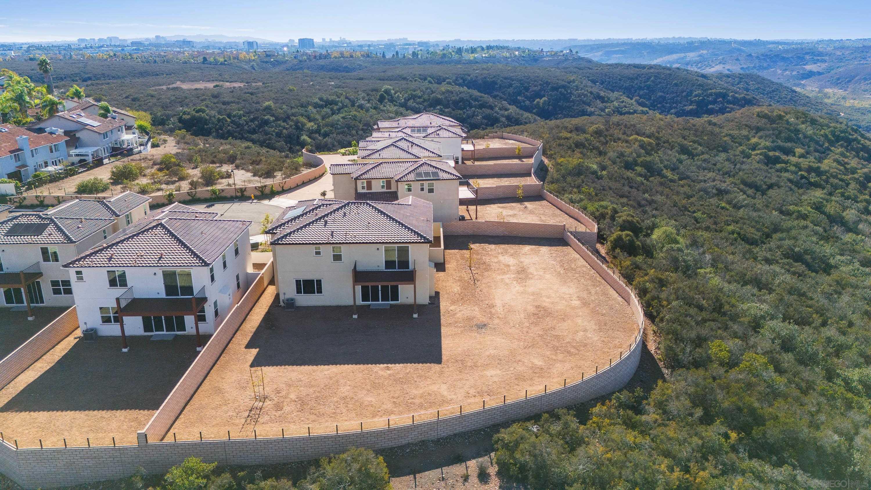 Detail Gallery Image 6 of 12 For 11325  Caminito Rodar, San Diego,  CA 92126 - 6 Beds | 4/1 Baths