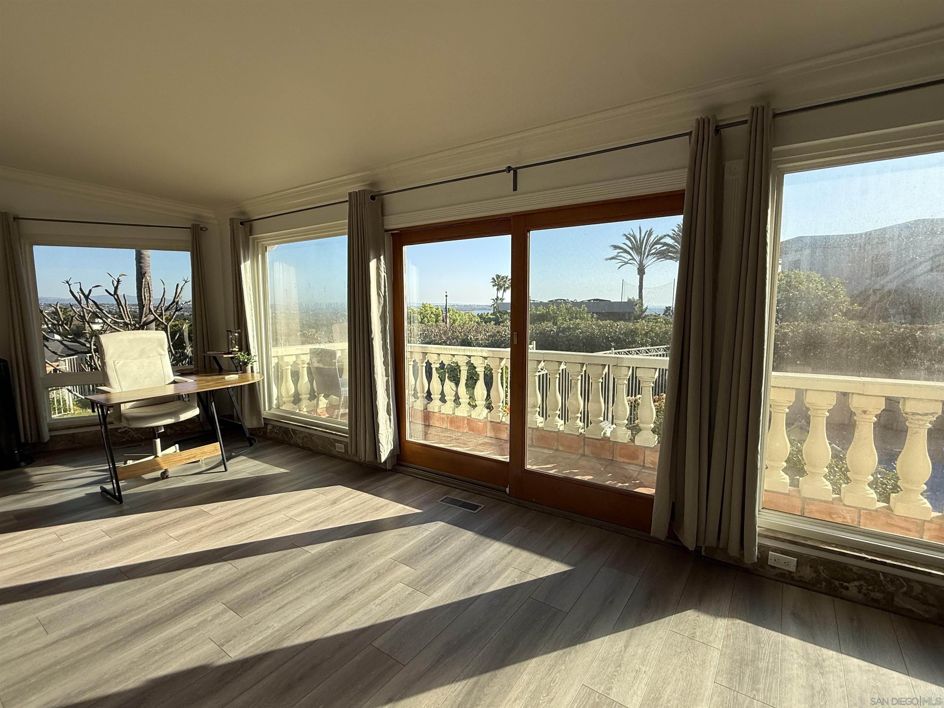 Detail Gallery Image 13 of 27 For 5432  Candlelight Drive, La Jolla,  CA 92037 - 5 Beds | 3 Baths