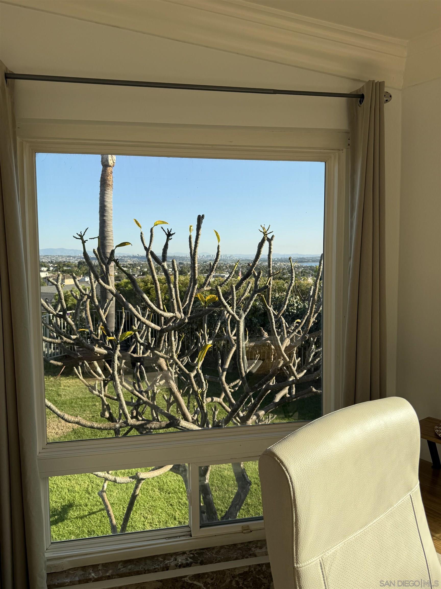 Detail Gallery Image 16 of 27 For 5432  Candlelight Drive, La Jolla,  CA 92037 - 5 Beds | 3 Baths