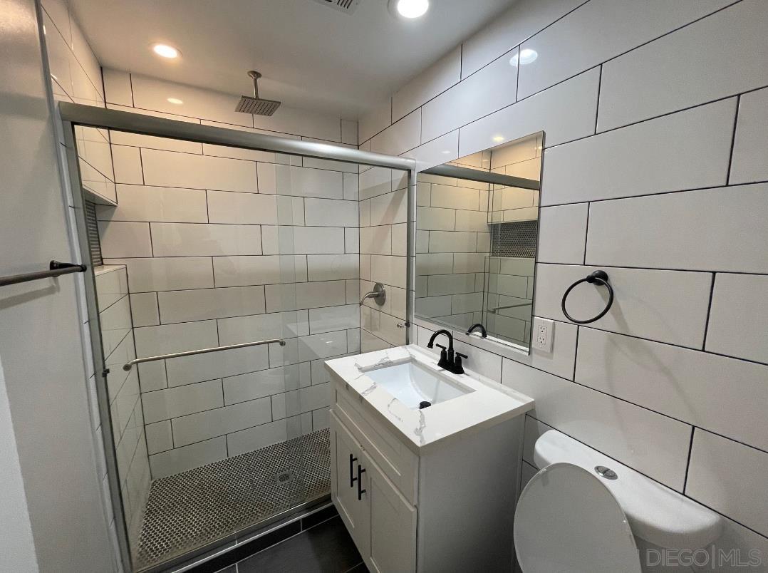 Detail Gallery Image 12 of 22 For 6459  Richard St., San Diego,  CA 92115 - 7 Beds | 3 Baths