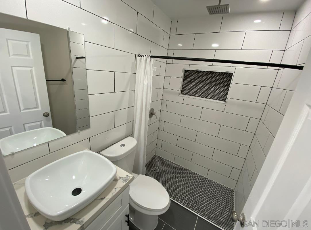 Detail Gallery Image 18 of 22 For 6459  Richard St., San Diego,  CA 92115 - 7 Beds | 3 Baths