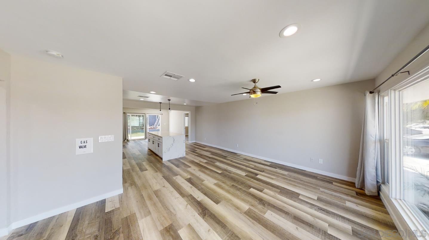 Detail Gallery Image 9 of 22 For 6459  Richard St., San Diego,  CA 92115 - 7 Beds | 3 Baths