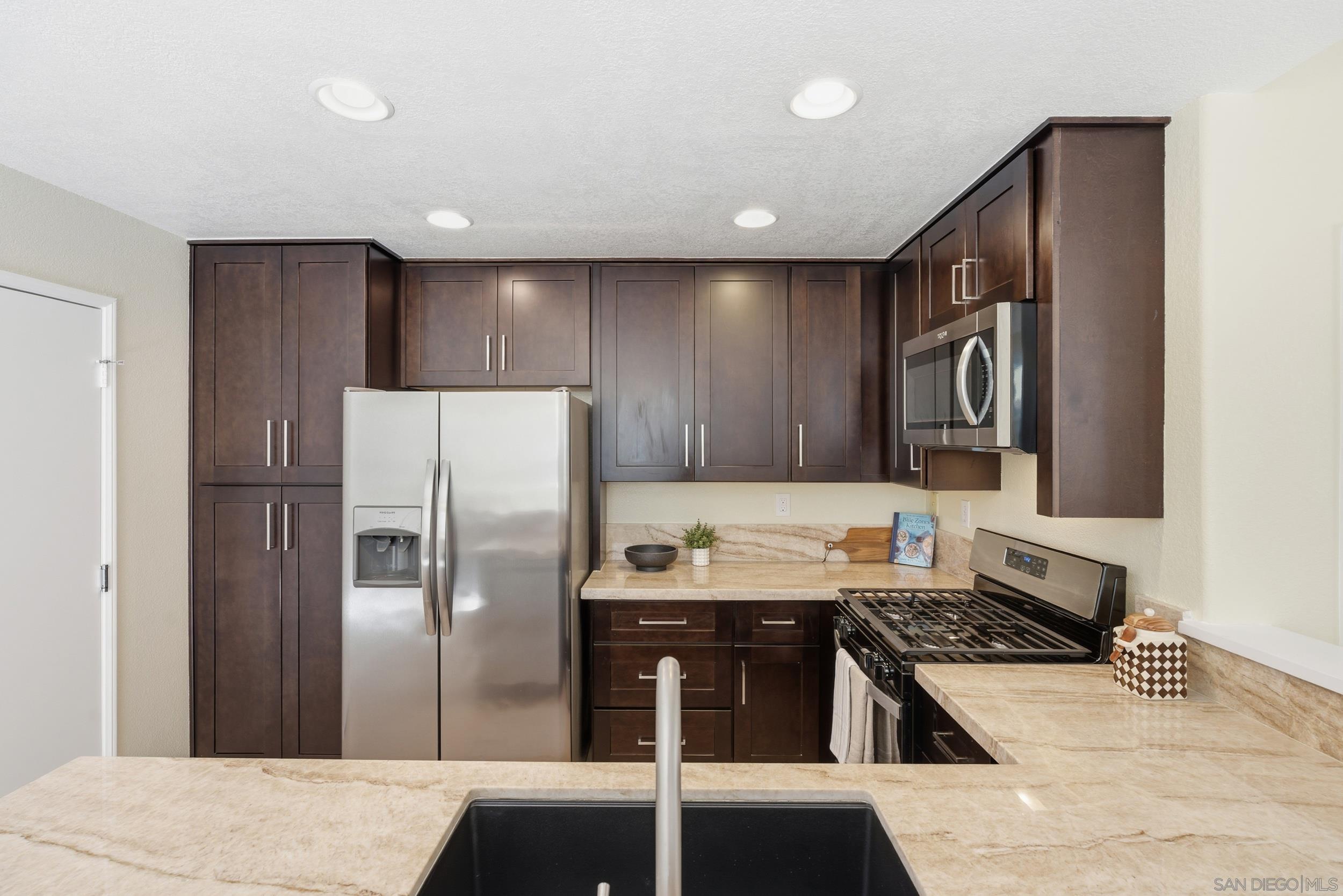 Detail Gallery Image 7 of 25 For 1892  Monaco Drive, Chula Vista,  CA 91913 - 3 Beds | 2/1 Baths