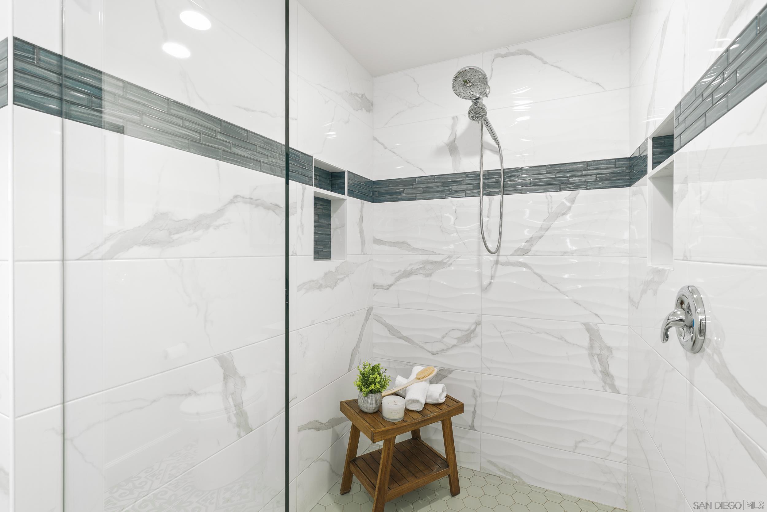 Detail Gallery Image 25 of 54 For 1918  Odell Cir, Vista,  CA 92084 - 3 Beds | 2/1 Baths