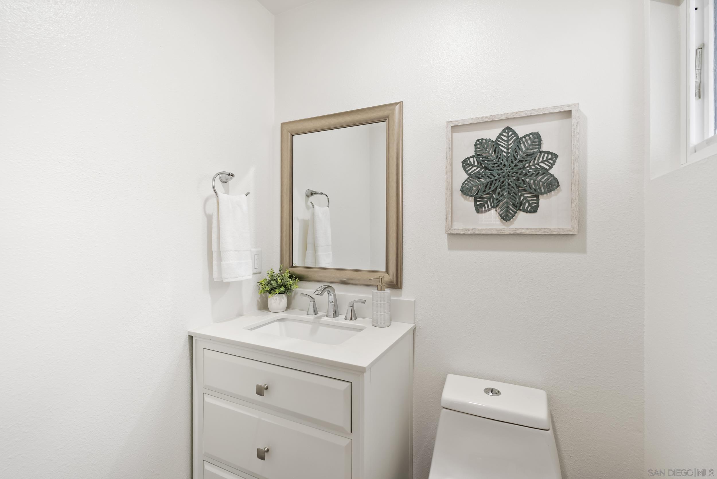 Detail Gallery Image 30 of 54 For 1918  Odell Cir, Vista,  CA 92084 - 3 Beds | 2/1 Baths