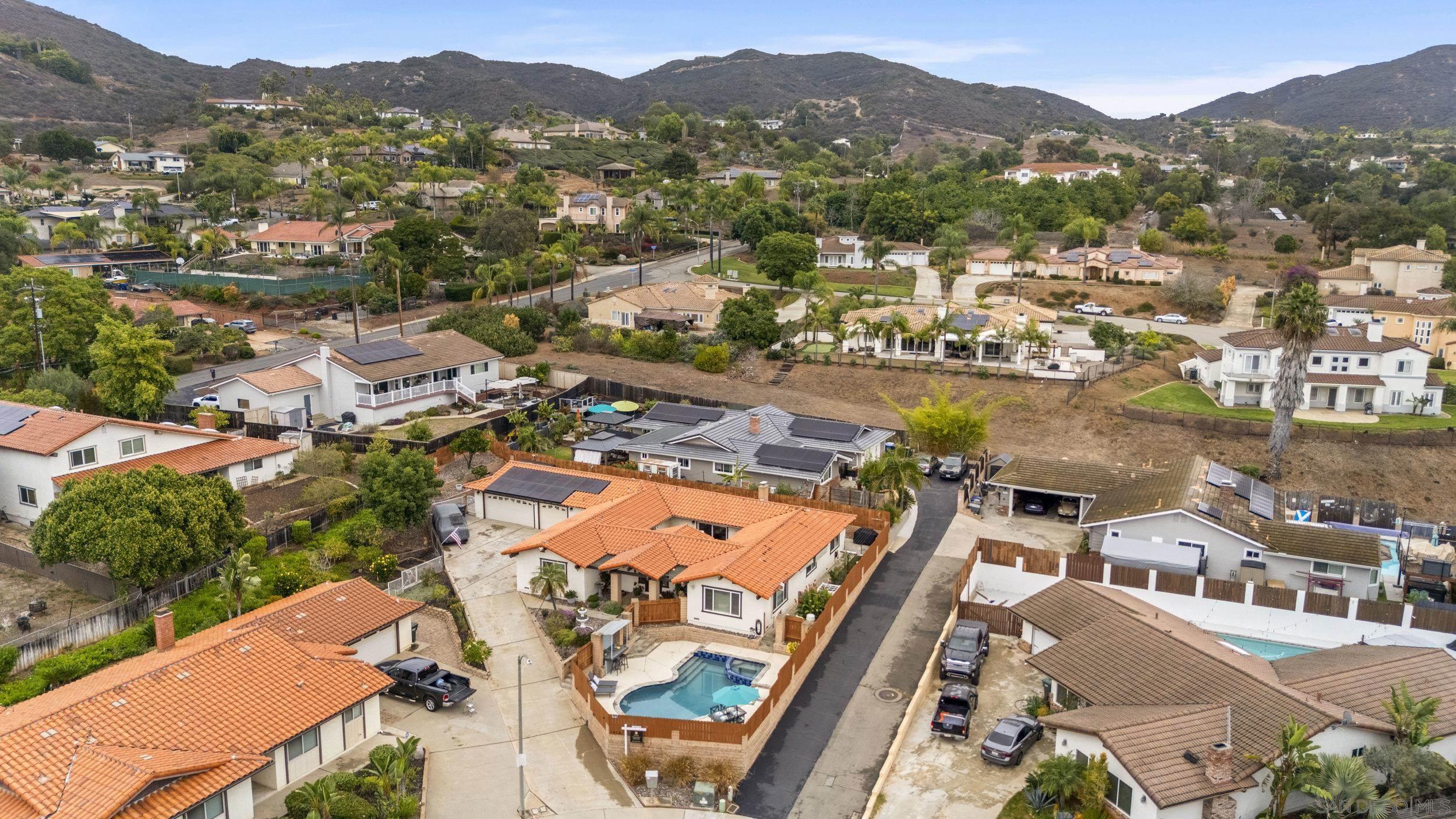 Detail Gallery Image 50 of 54 For 1918  Odell Cir, Vista,  CA 92084 - 3 Beds | 2/1 Baths