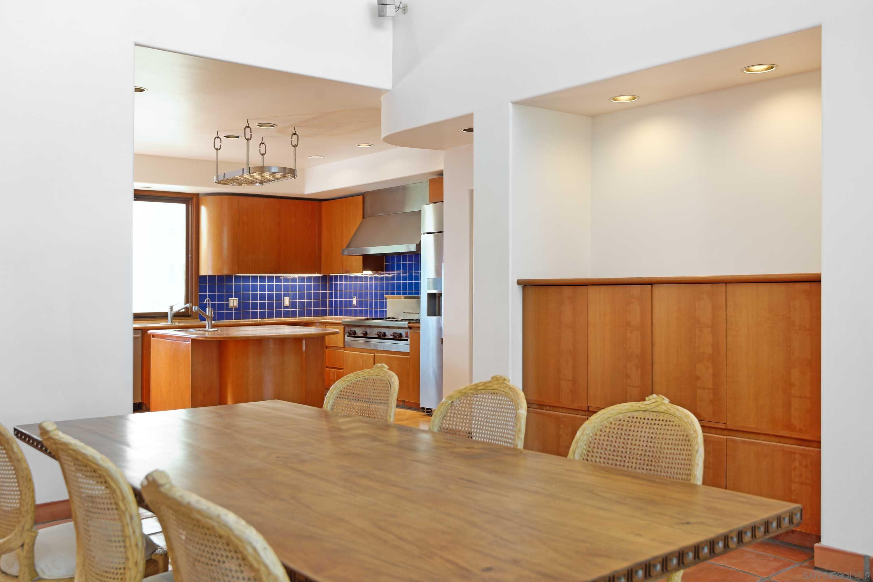 Detail Gallery Image 12 of 41 For 2320  Camino Del Collado, La Jolla,  CA 92037 - 3 Beds | 4 Baths