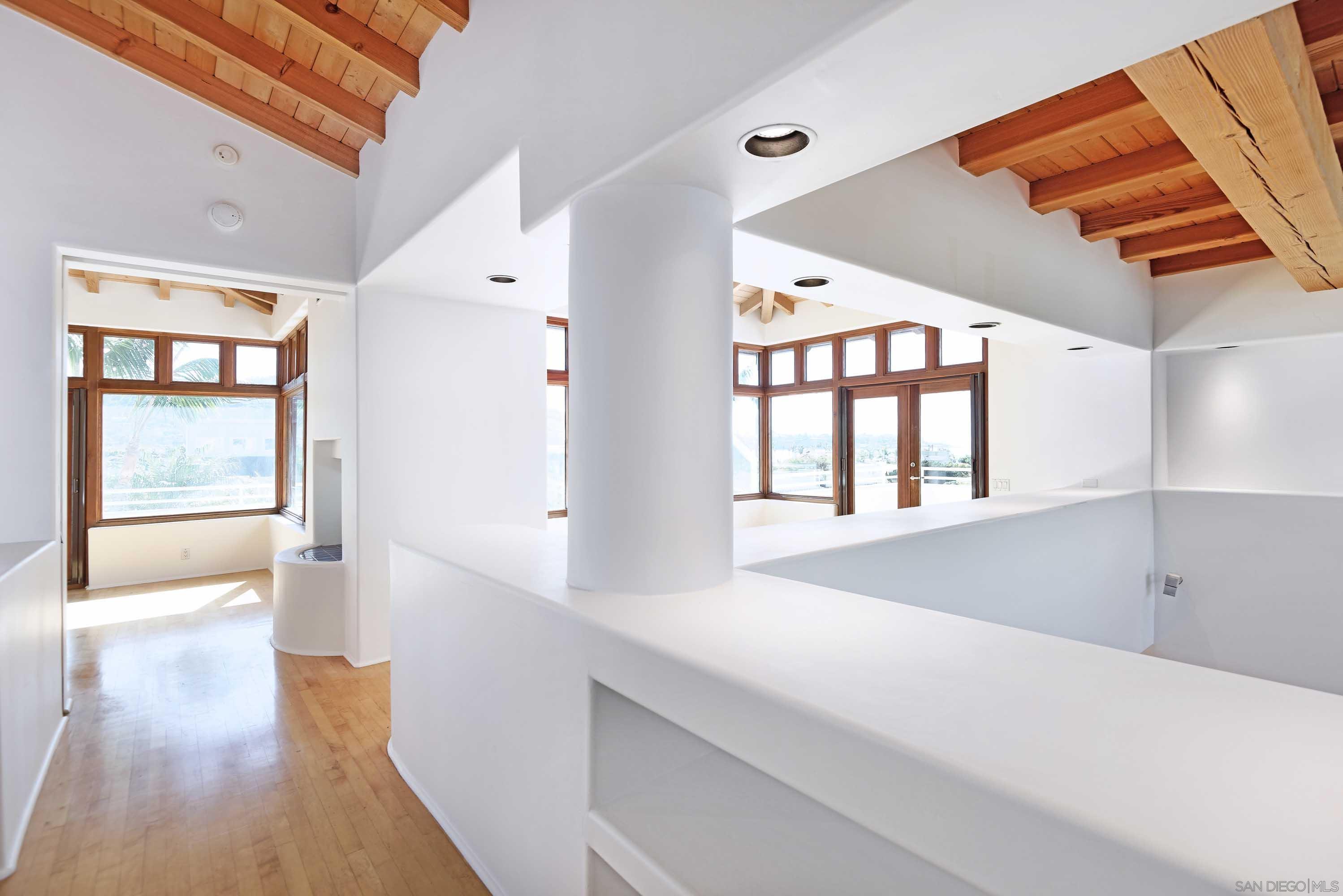 Detail Gallery Image 20 of 41 For 2320  Camino Del Collado, La Jolla,  CA 92037 - 3 Beds | 4 Baths