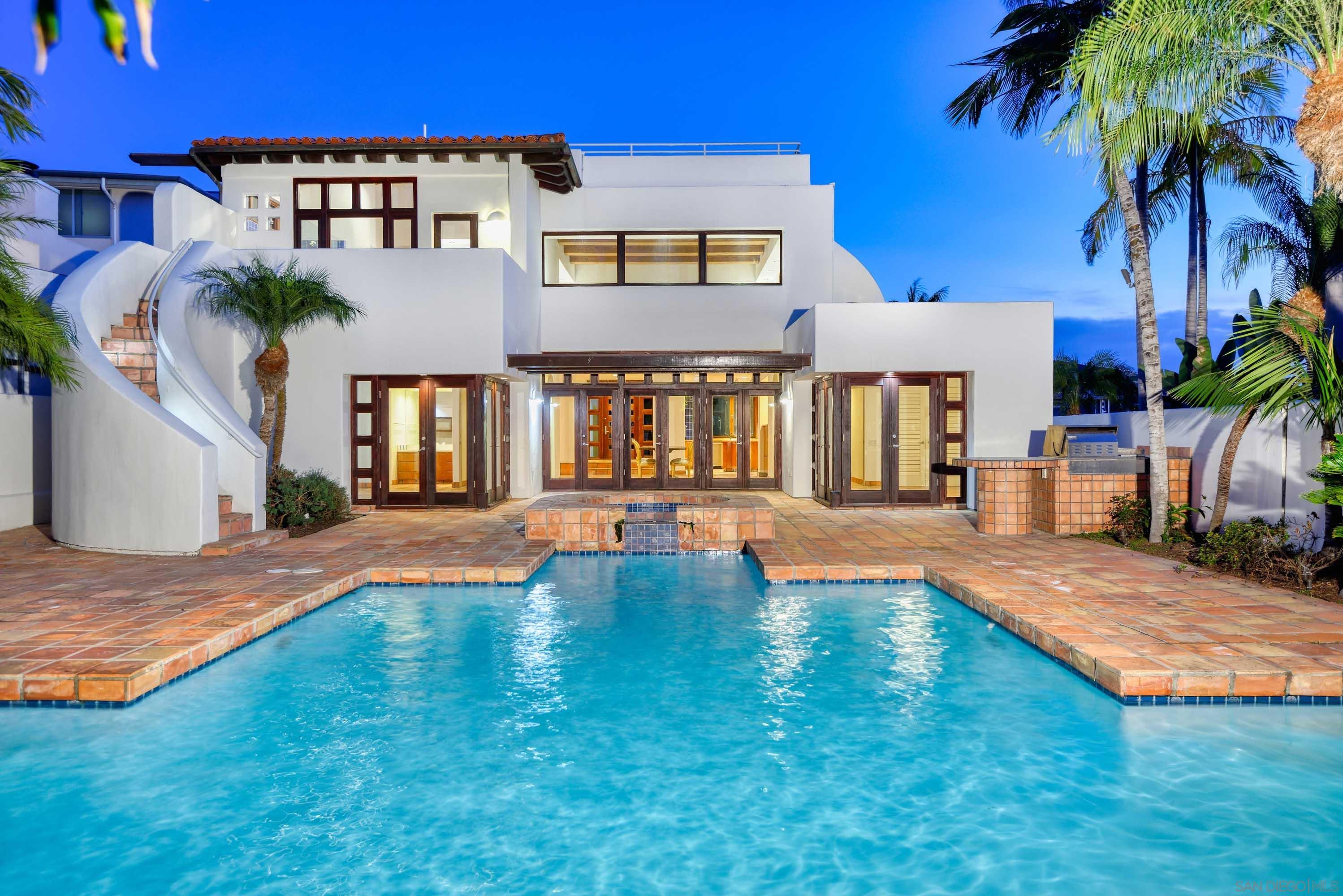 Detail Gallery Image 3 of 41 For 2320  Camino Del Collado, La Jolla,  CA 92037 - 3 Beds | 4 Baths