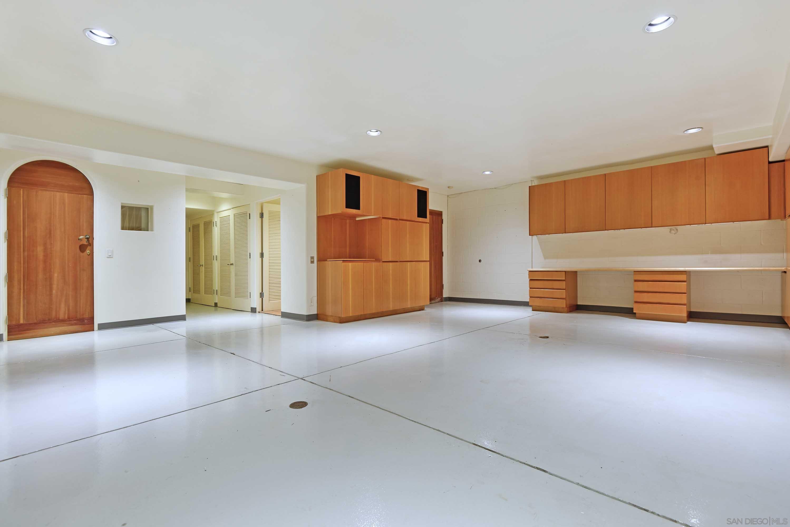 Detail Gallery Image 27 of 41 For 2320  Camino Del Collado, La Jolla,  CA 92037 - 3 Beds | 4 Baths