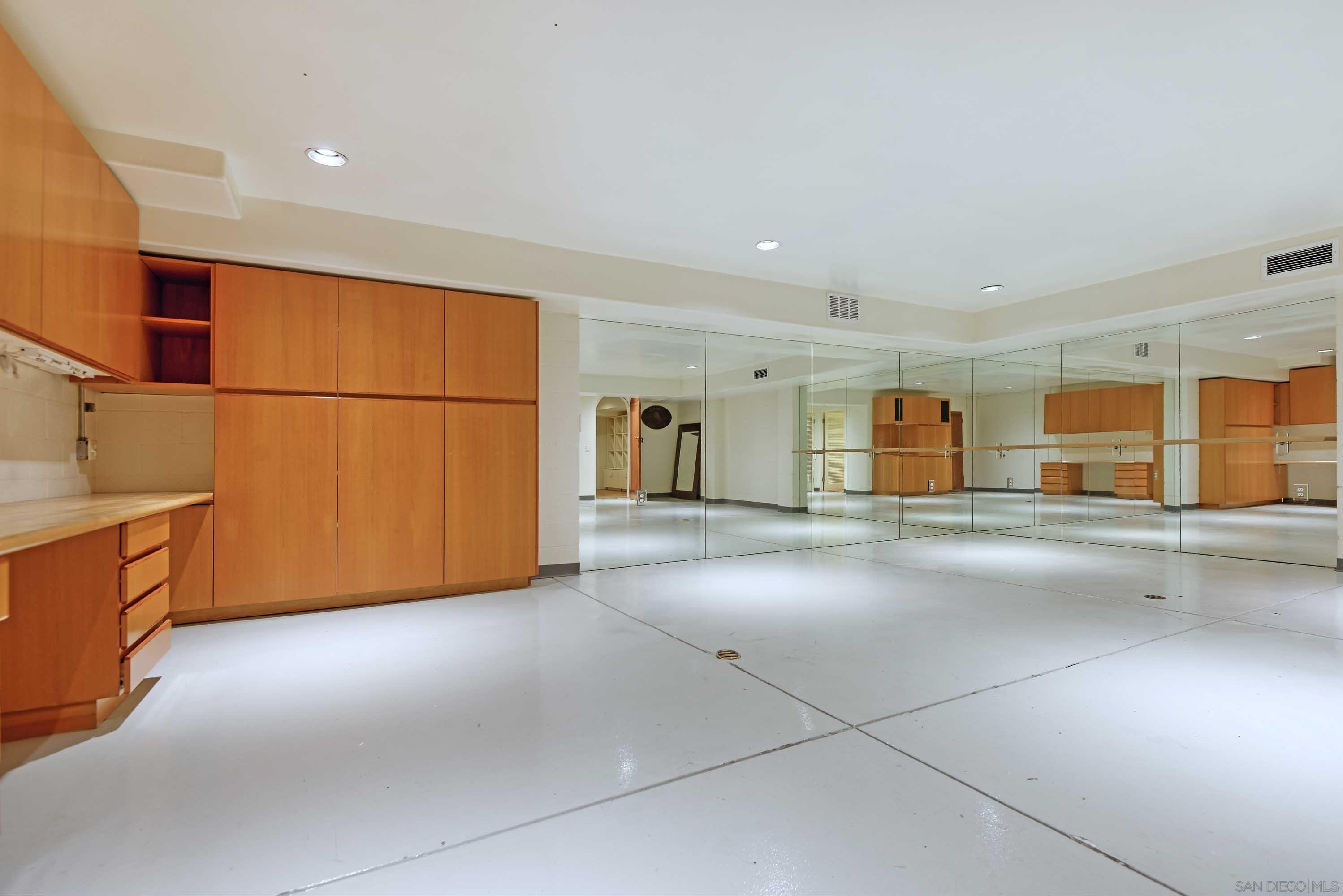 Detail Gallery Image 28 of 41 For 2320  Camino Del Collado, La Jolla,  CA 92037 - 3 Beds | 4 Baths