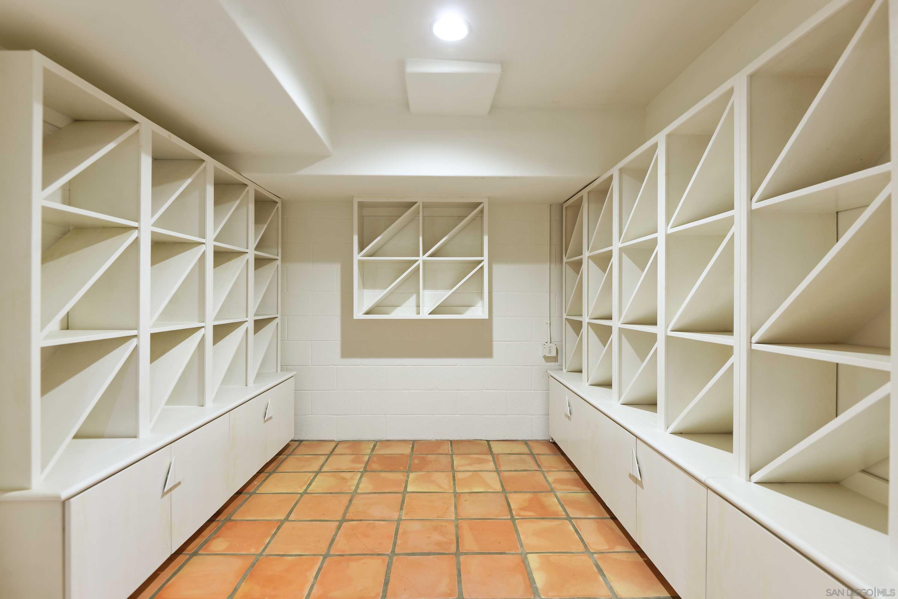 Detail Gallery Image 29 of 41 For 2320  Camino Del Collado, La Jolla,  CA 92037 - 3 Beds | 4 Baths