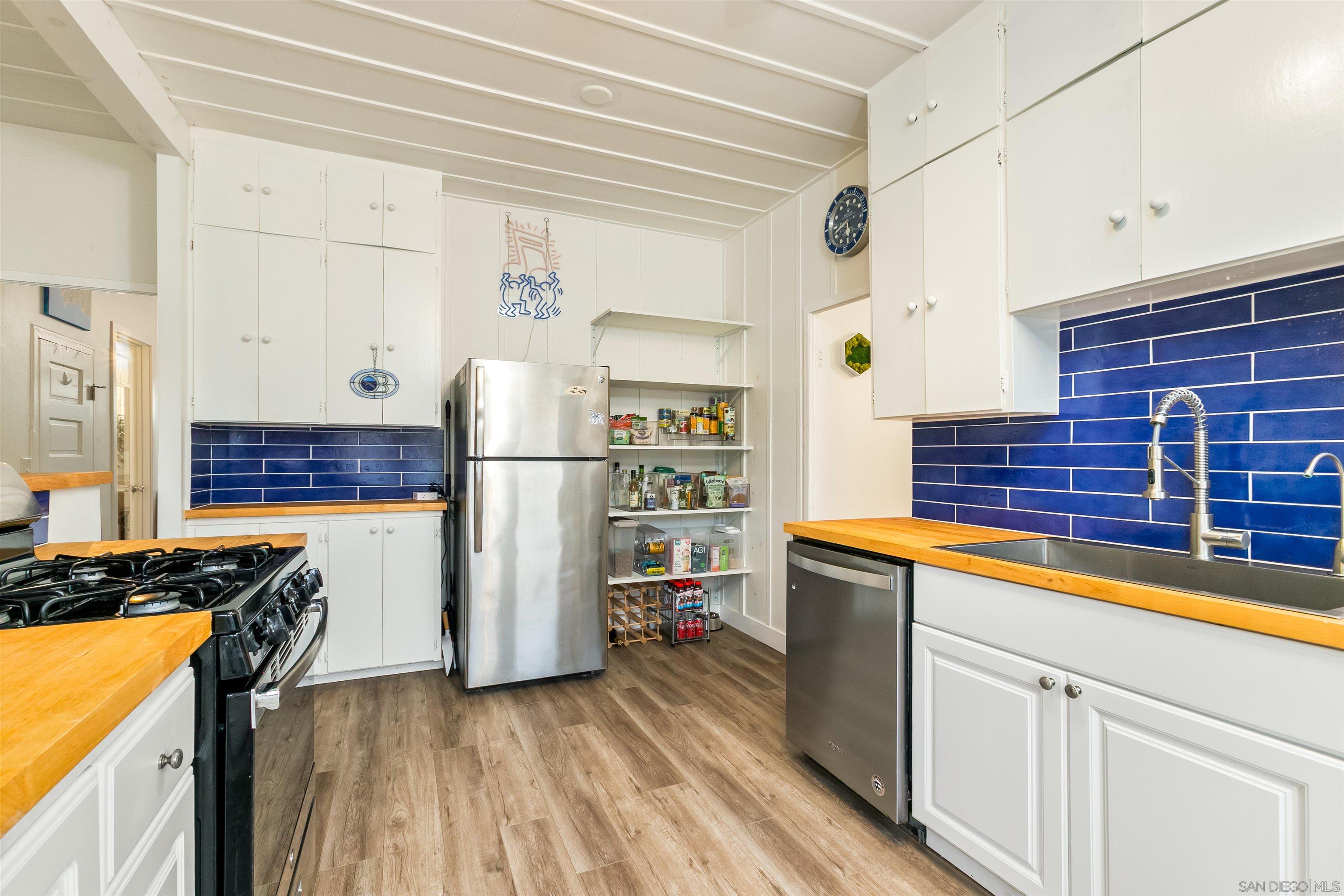 Detail Gallery Image 13 of 48 For 4963  Long Branch Ave, San Diego,  CA 92107 - 3 Beds | 2 Baths