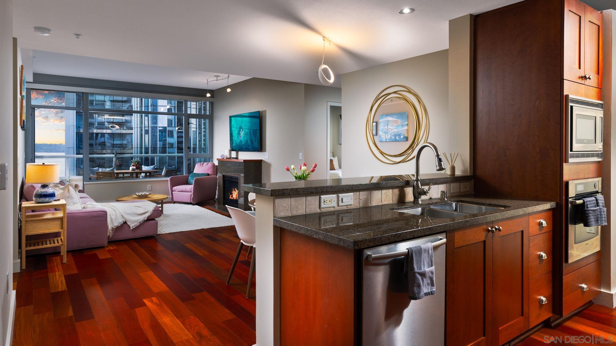 Detail Gallery Image 11 of 53 For 700 W E St  1502, San Diego,  CA 92101 - 2 Beds | 2 Baths