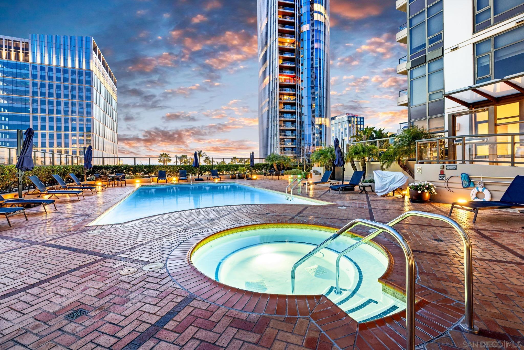 Detail Gallery Image 3 of 53 For 700 W E St  1502, San Diego,  CA 92101 - 2 Beds | 2 Baths