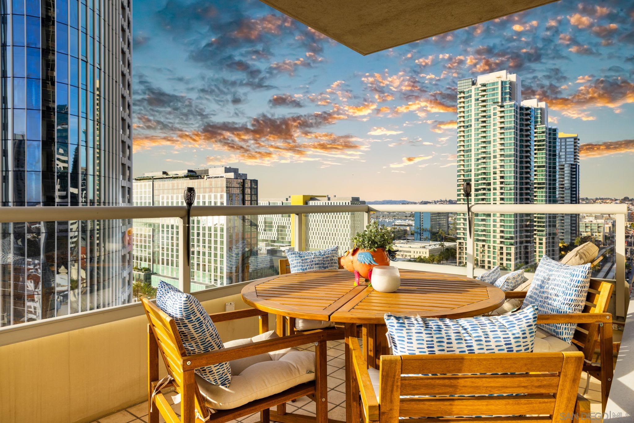 Detail Gallery Image 5 of 53 For 700 W E St  1502, San Diego,  CA 92101 - 2 Beds | 2 Baths