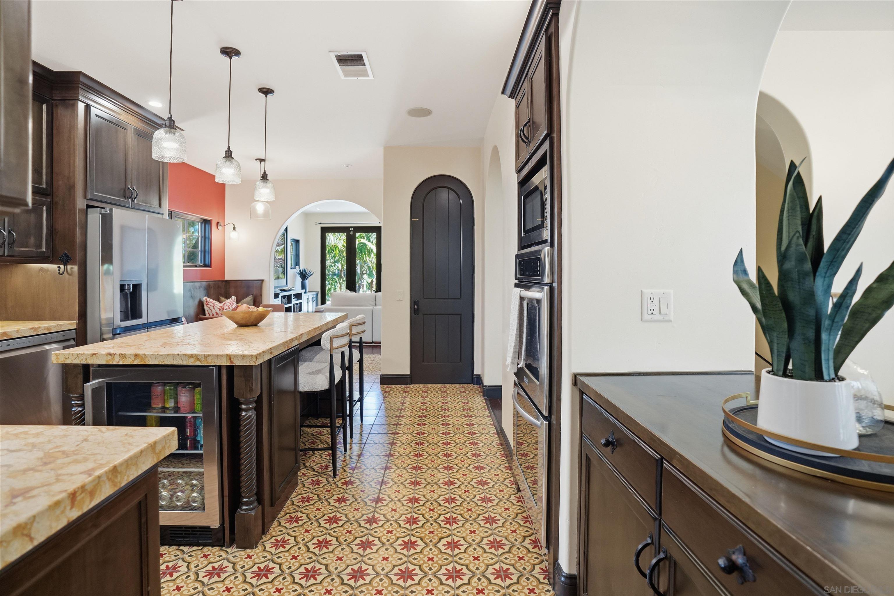 Detail Gallery Image 15 of 45 For 258  H Ave, Coronado,  CA 92118 - 7 Beds | 5/1 Baths