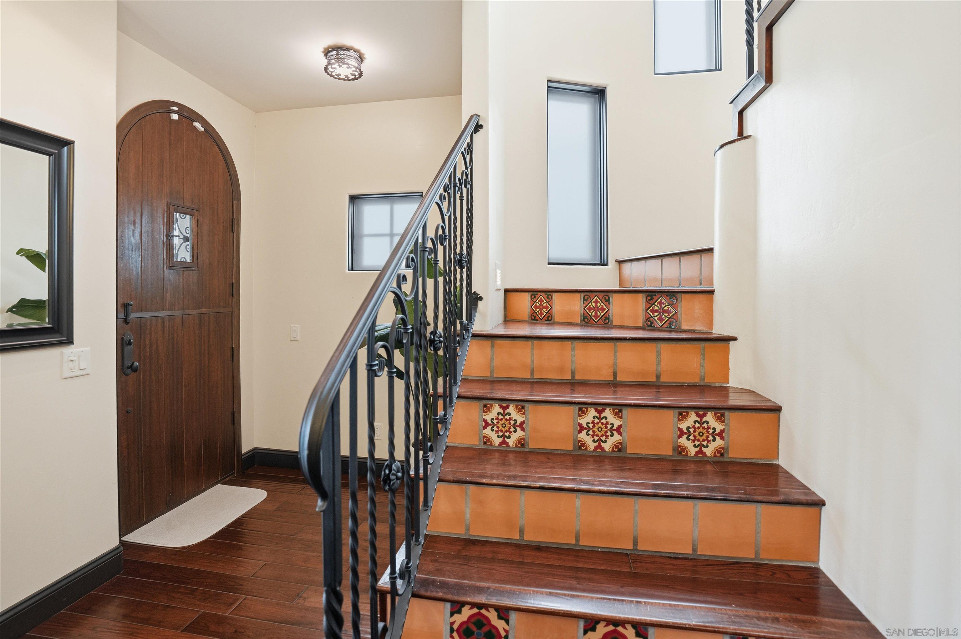 Detail Gallery Image 18 of 45 For 258  H Ave, Coronado,  CA 92118 - 7 Beds | 5/1 Baths