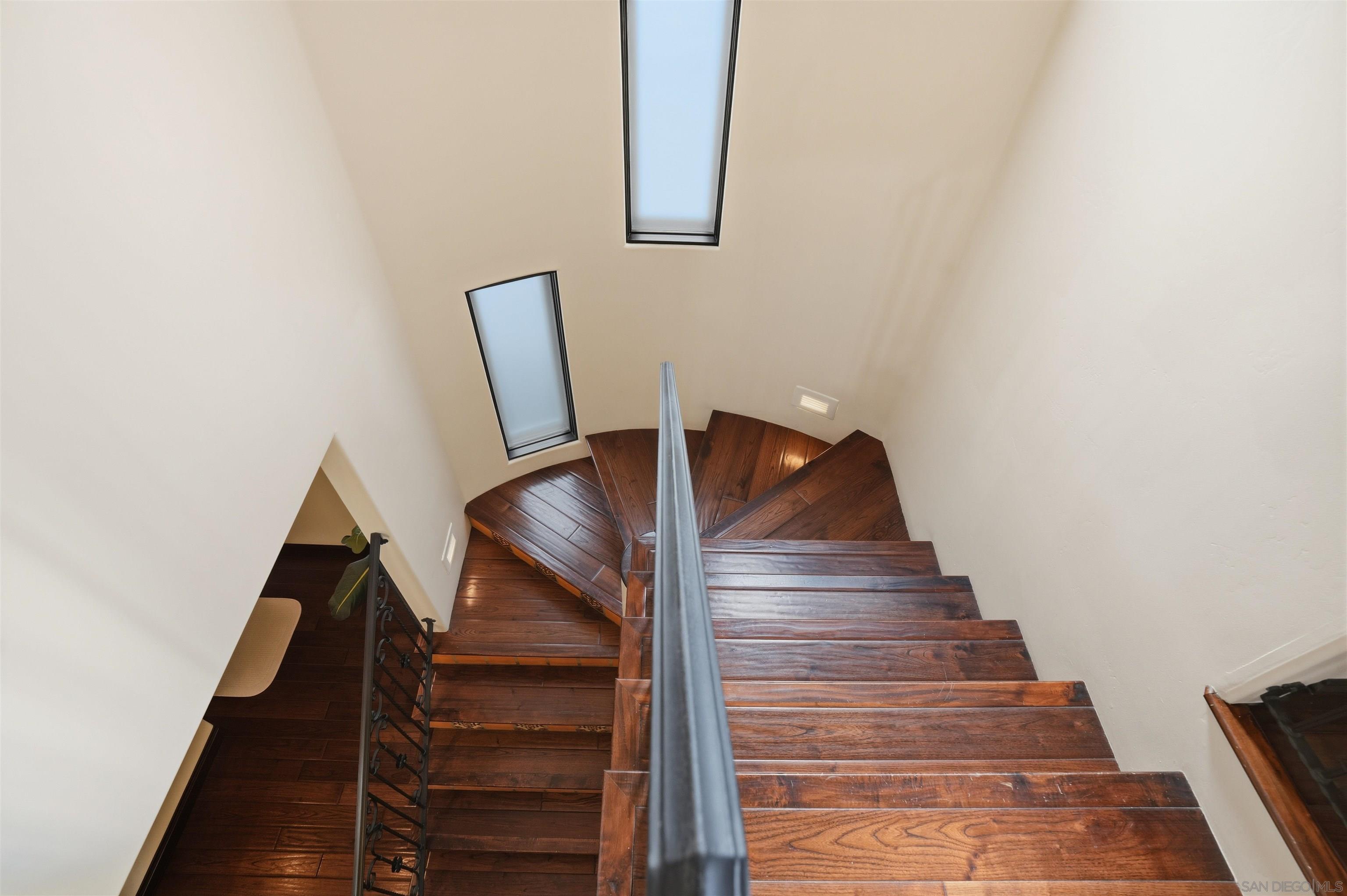 Detail Gallery Image 19 of 45 For 258  H Ave, Coronado,  CA 92118 - 7 Beds | 5/1 Baths