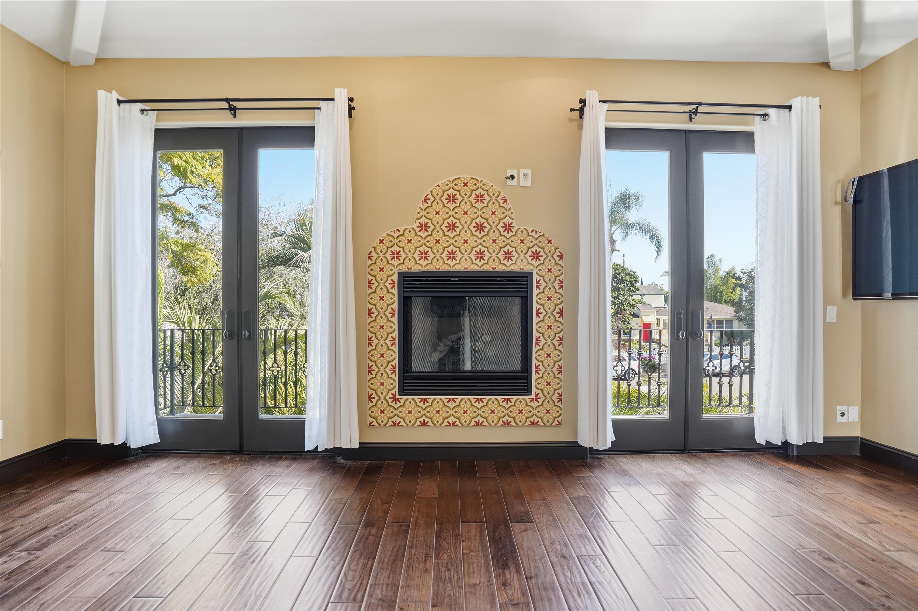 Detail Gallery Image 21 of 45 For 258  H Ave, Coronado,  CA 92118 - 7 Beds | 5/1 Baths