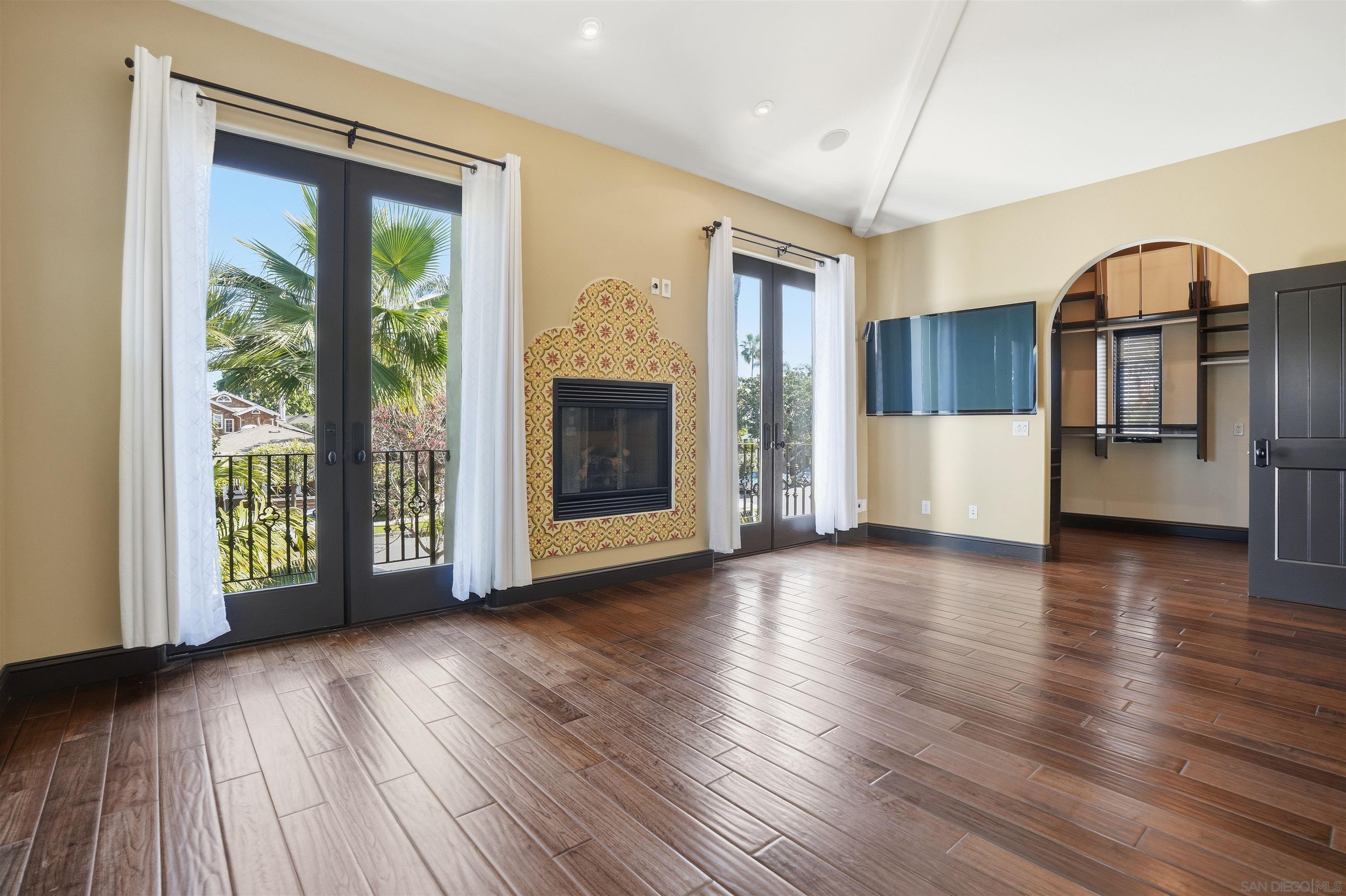 Detail Gallery Image 23 of 45 For 258  H Ave, Coronado,  CA 92118 - 7 Beds | 5/1 Baths