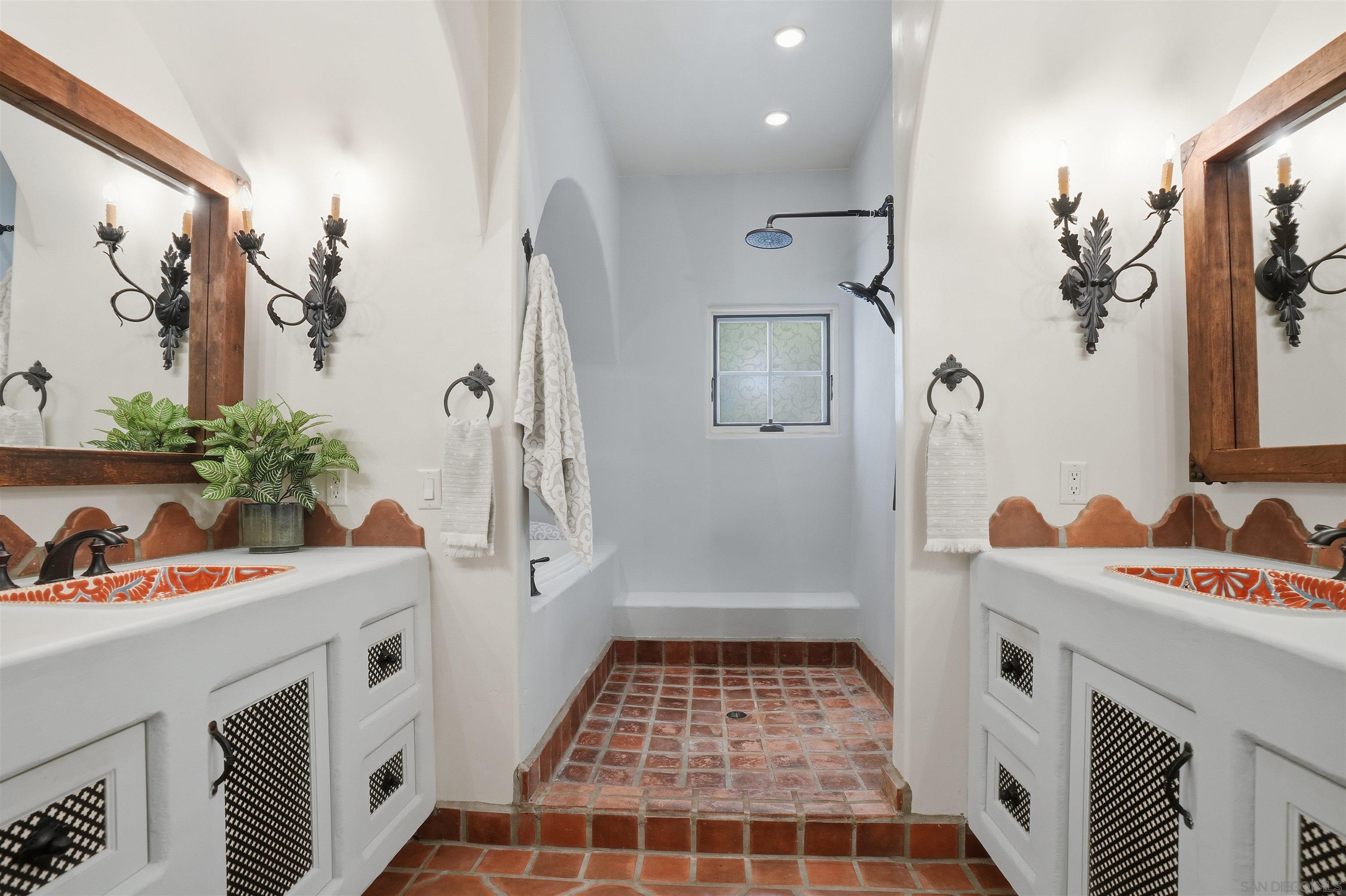 Detail Gallery Image 24 of 45 For 258  H Ave, Coronado,  CA 92118 - 7 Beds | 5/1 Baths