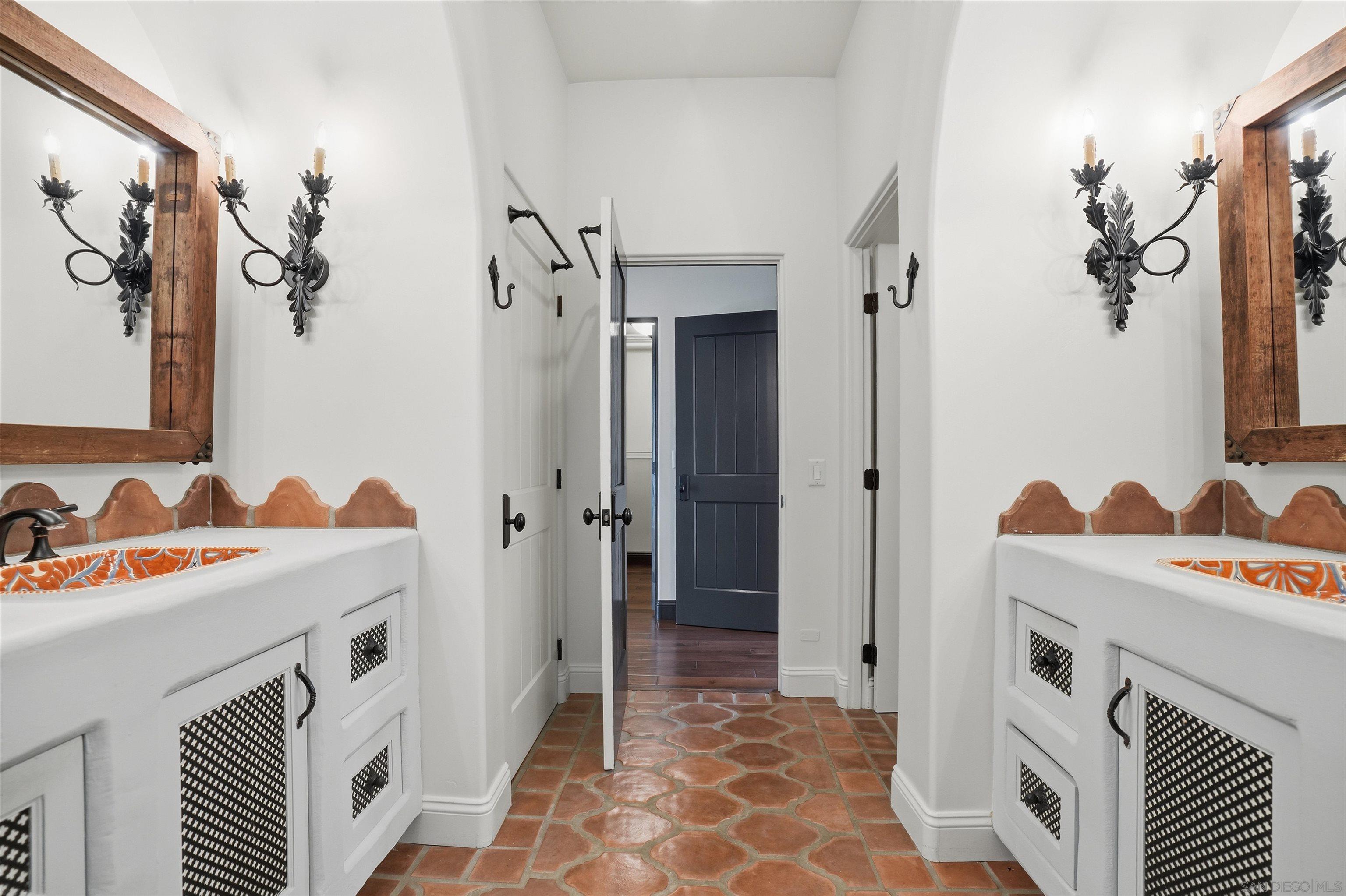 Detail Gallery Image 25 of 45 For 258  H Ave, Coronado,  CA 92118 - 7 Beds | 5/1 Baths