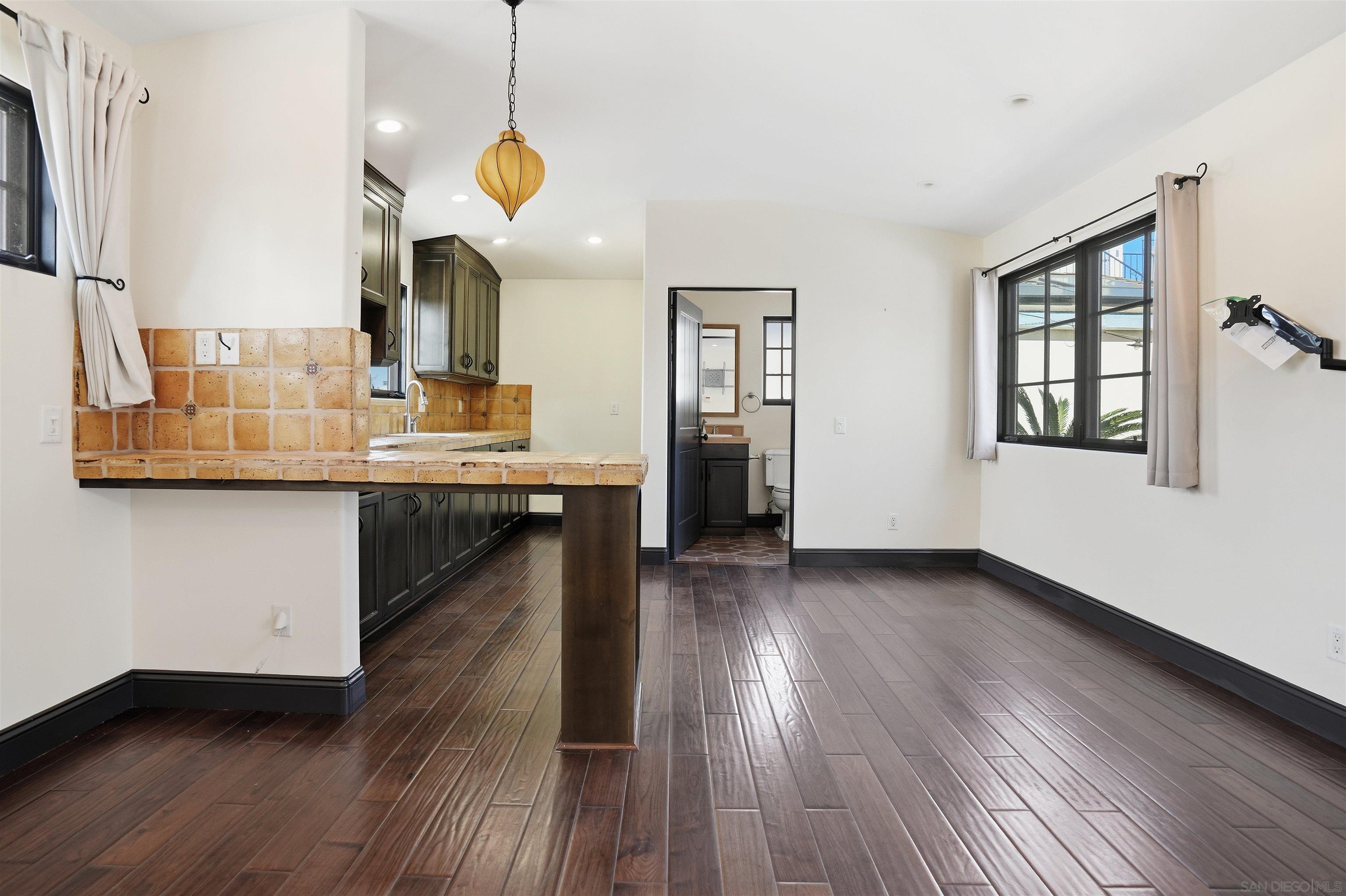 Detail Gallery Image 32 of 45 For 258  H Ave, Coronado,  CA 92118 - 7 Beds | 5/1 Baths