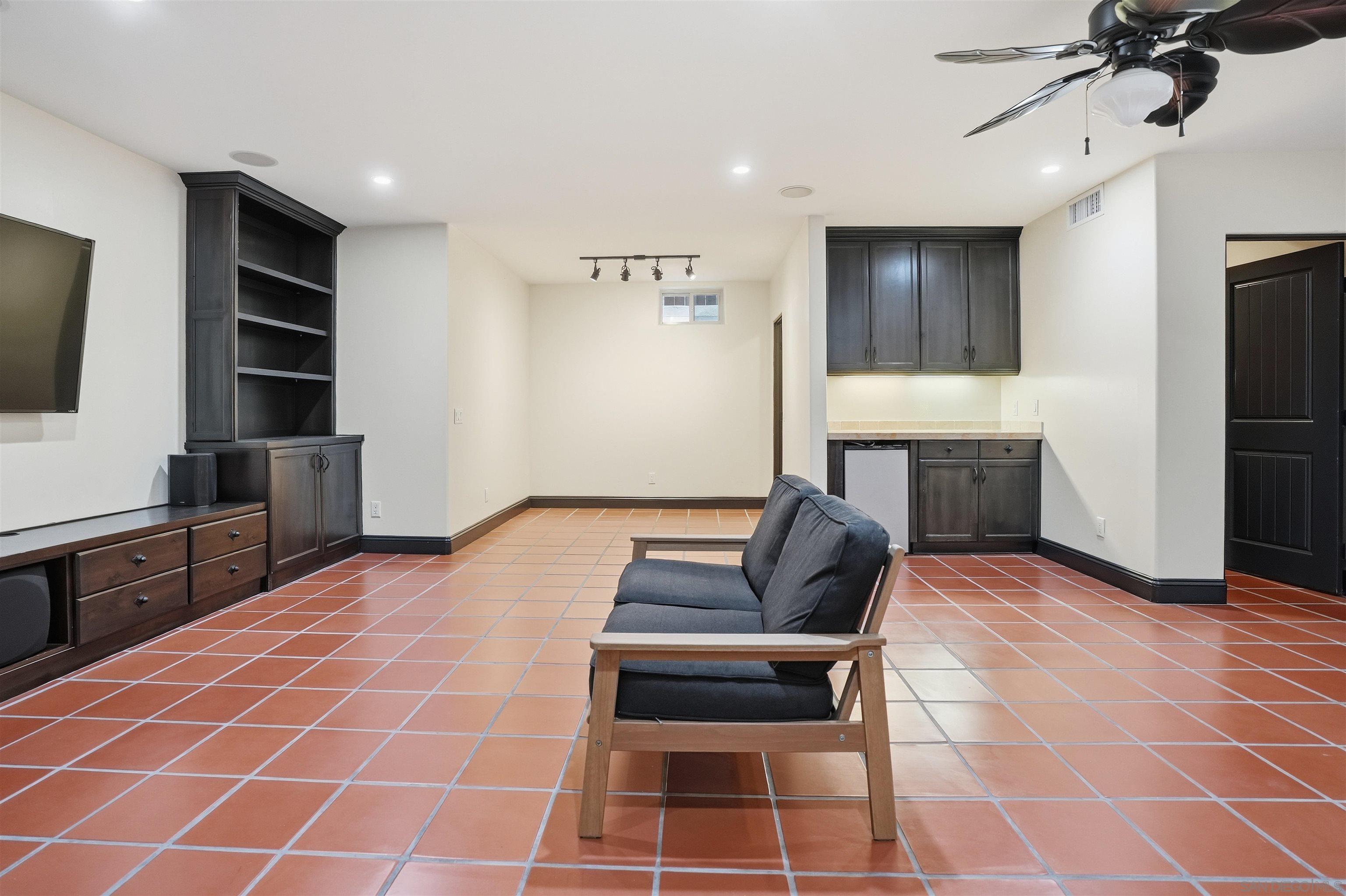 Detail Gallery Image 40 of 45 For 258  H Ave, Coronado,  CA 92118 - 7 Beds | 5/1 Baths