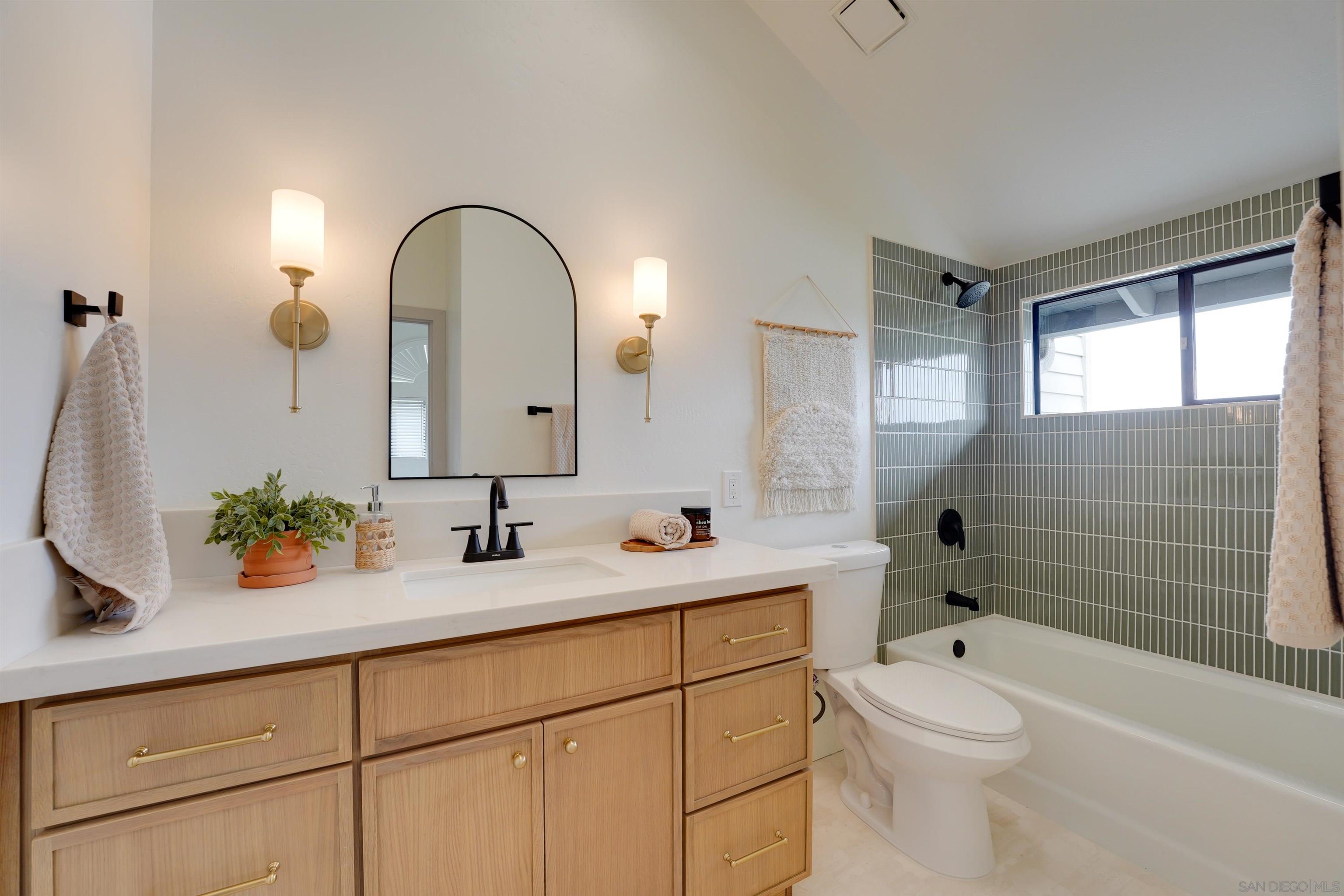 Detail Gallery Image 27 of 46 For 159  Grandview Street, Encinitas,  CA 92024 - 2 Beds | 2/1 Baths