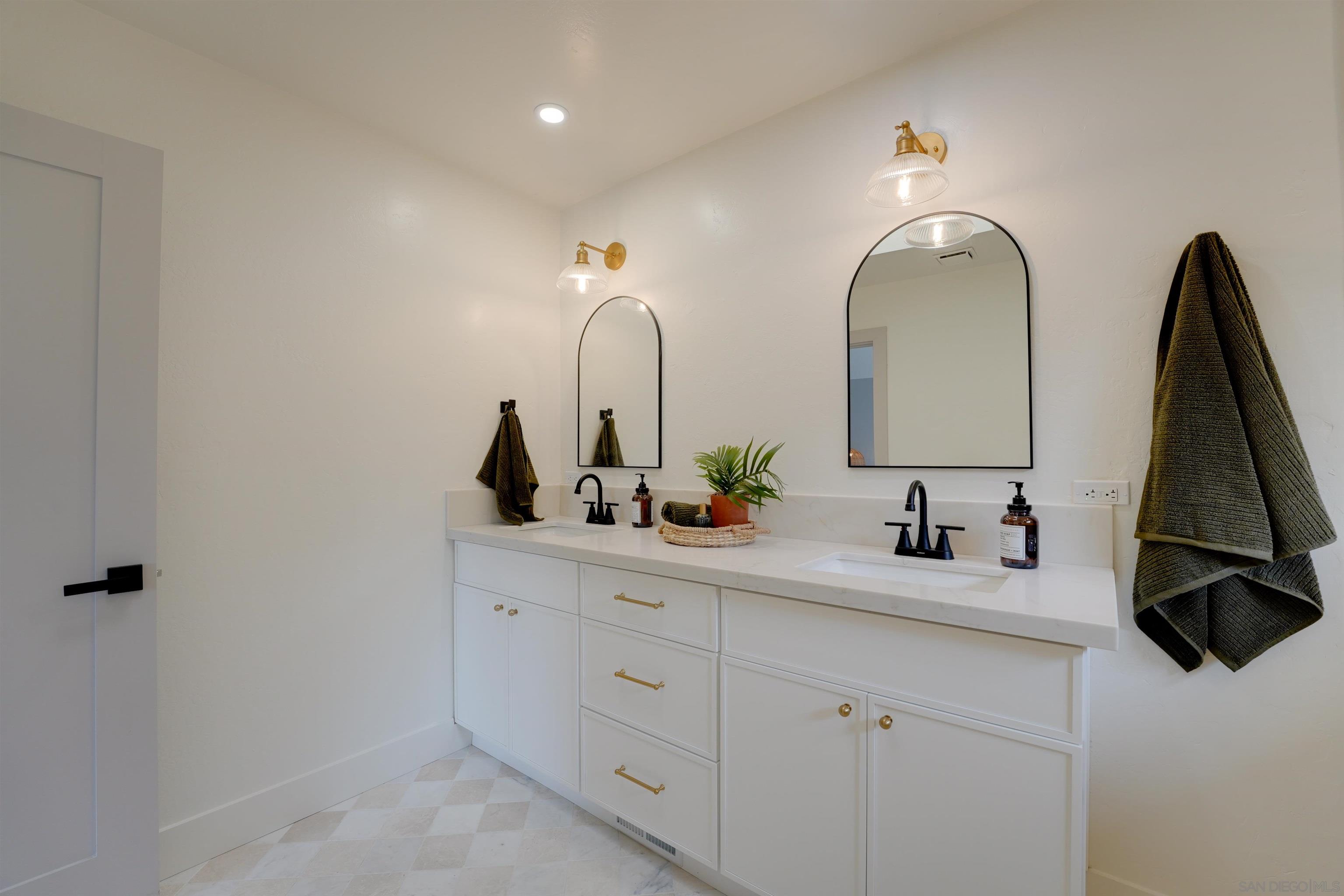 Detail Gallery Image 38 of 46 For 159  Grandview Street, Encinitas,  CA 92024 - 2 Beds | 2/1 Baths