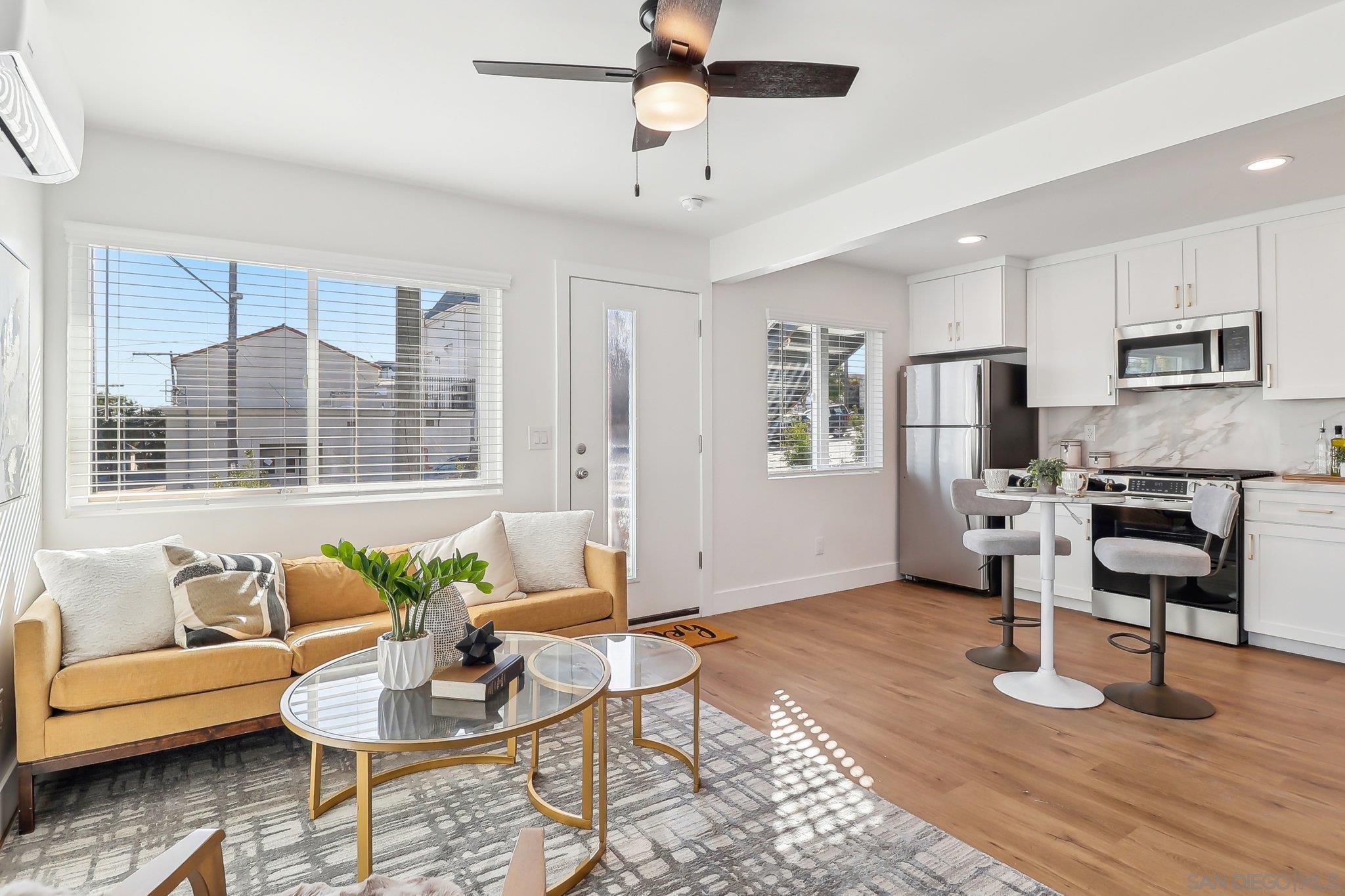 Detail Gallery Image 2 of 8 For 913  25th Street, San Diego,  CA 92102 - – Beds | – Baths