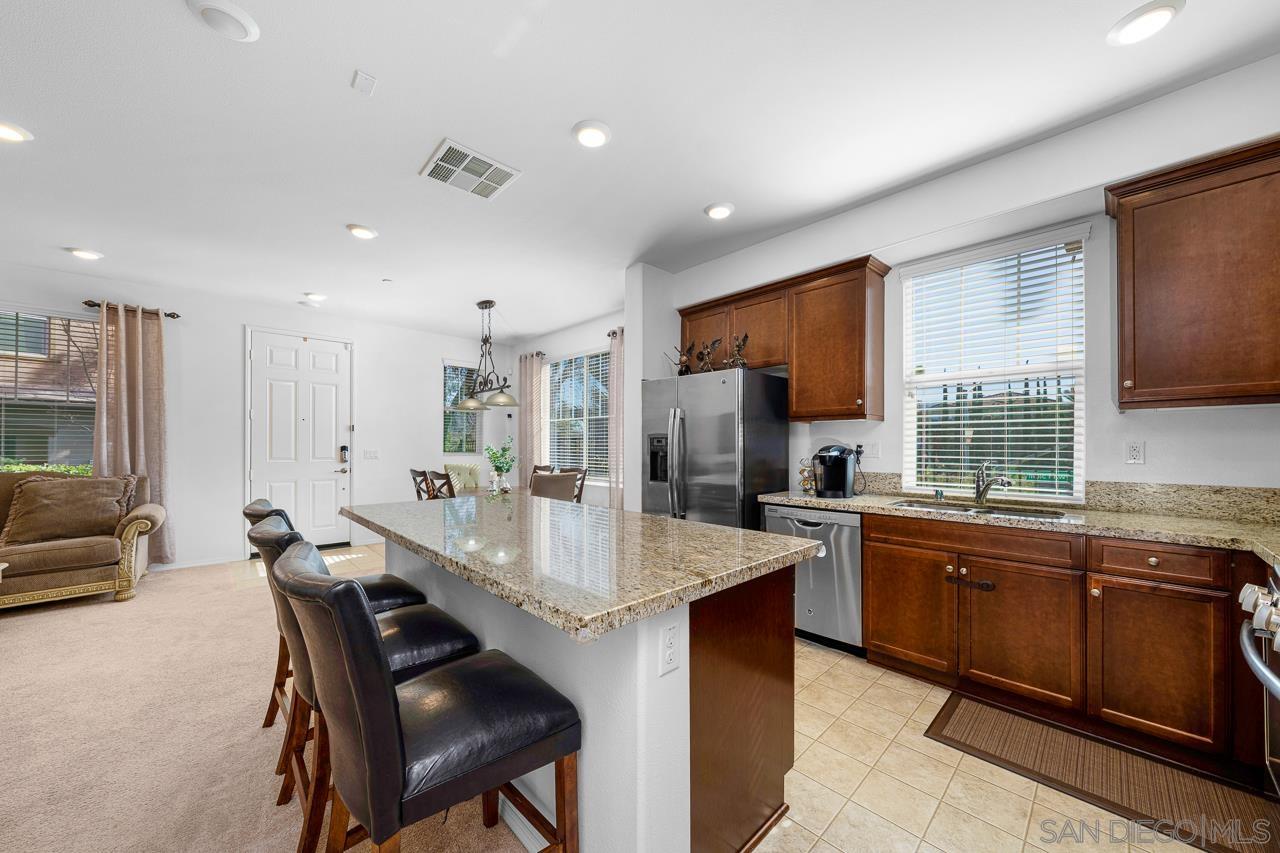 Detail Gallery Image 12 of 37 For 2840  Athens Rd  #8,  Chula Vista,  CA 91915 - 4 Beds | 2/1 Baths