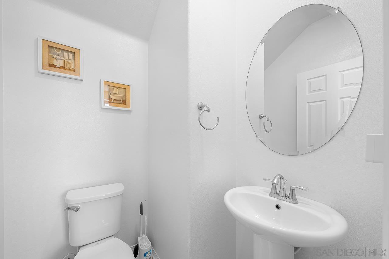 Detail Gallery Image 14 of 37 For 2840  Athens Rd  #8,  Chula Vista,  CA 91915 - 4 Beds | 2/1 Baths