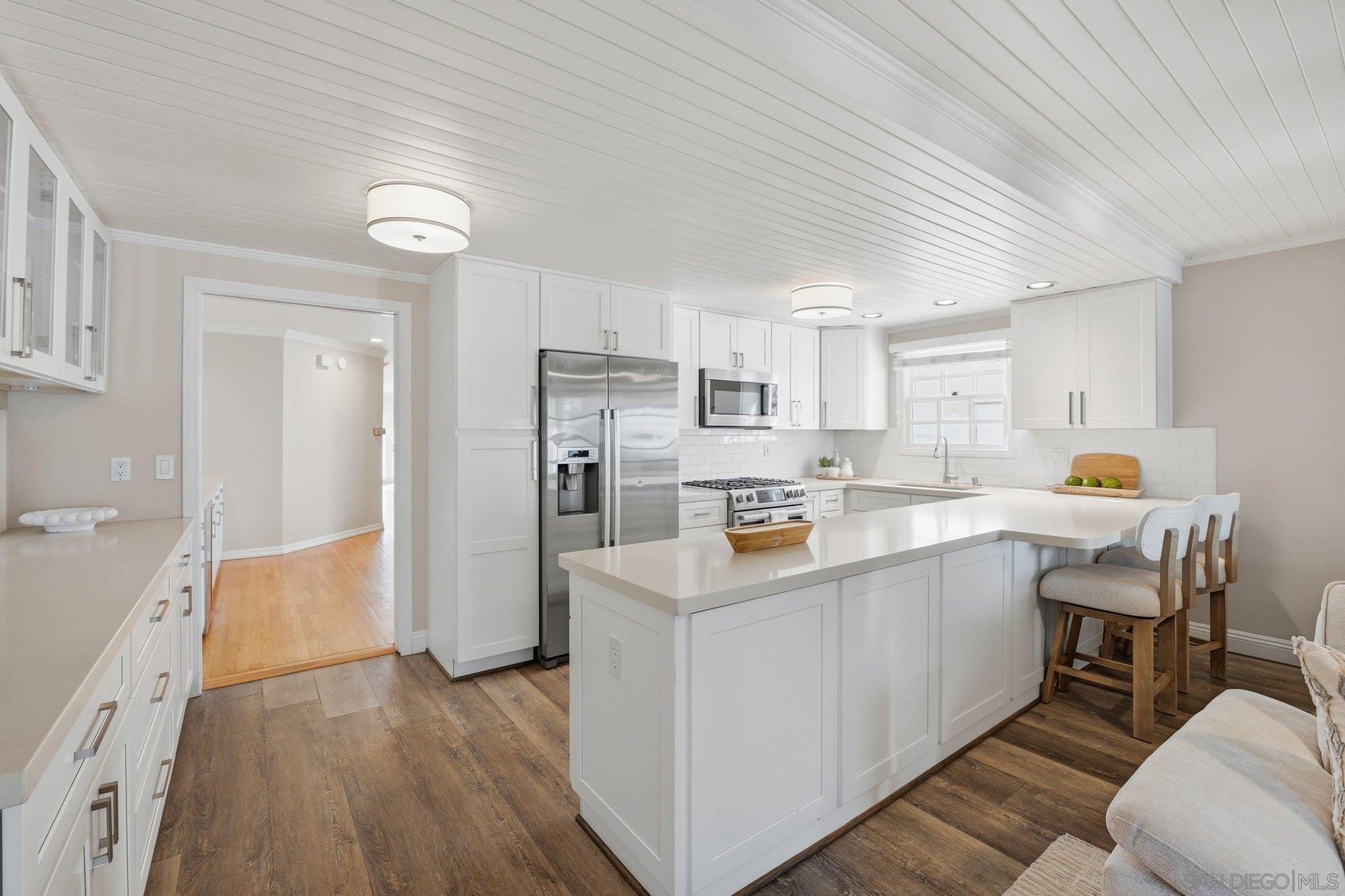 Detail Gallery Image 13 of 48 For 868  a Ave, Coronado,  CA 92118 - 4 Beds | 2/1 Baths