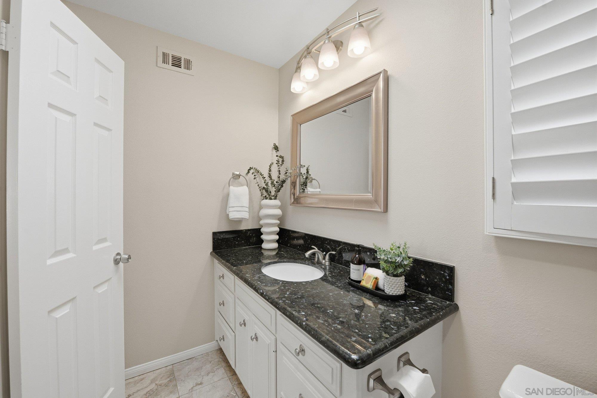 Detail Gallery Image 21 of 48 For 868  a Ave, Coronado,  CA 92118 - 4 Beds | 2/1 Baths