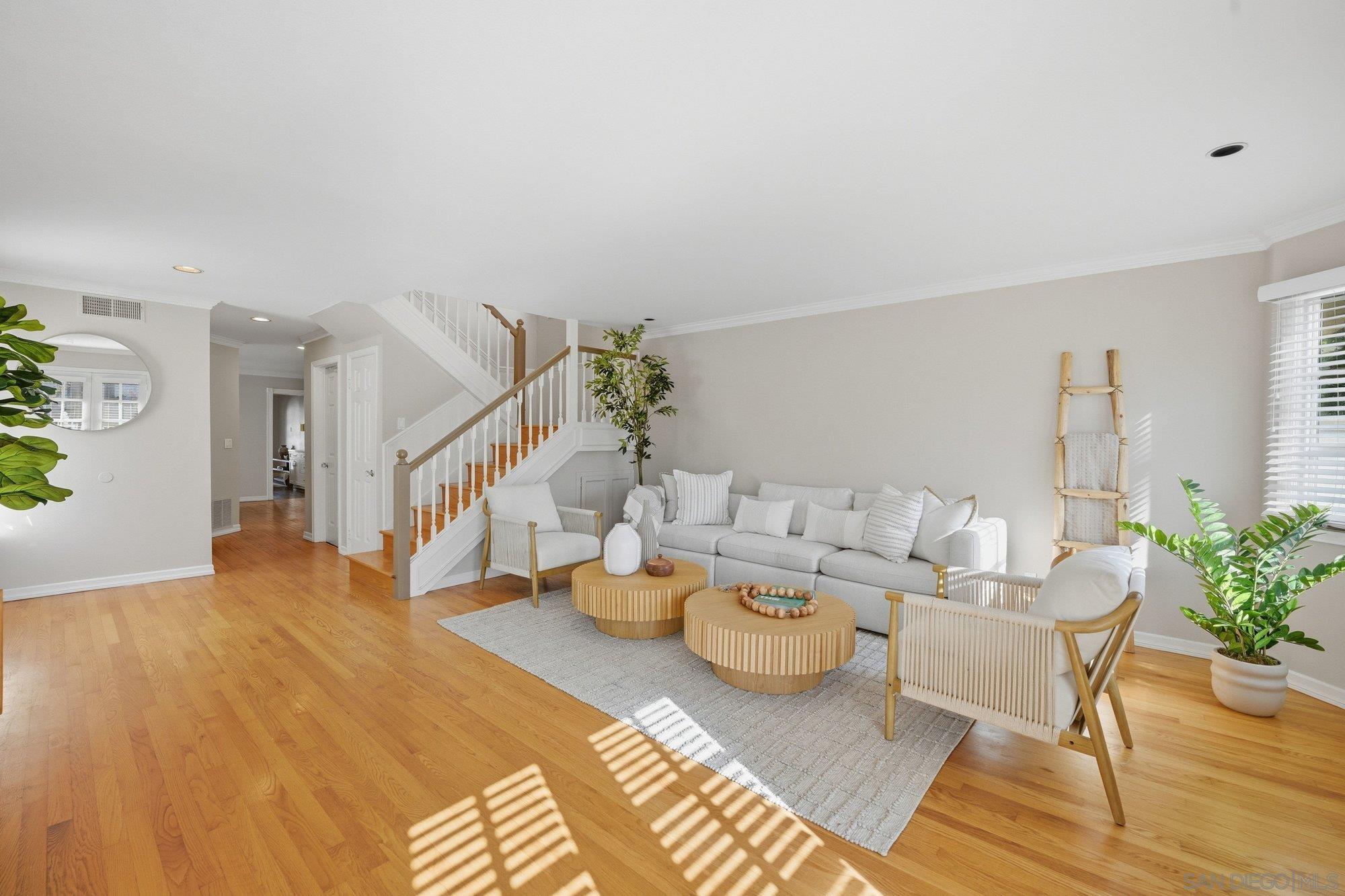 Detail Gallery Image 6 of 48 For 868  a Ave, Coronado,  CA 92118 - 4 Beds | 2/1 Baths