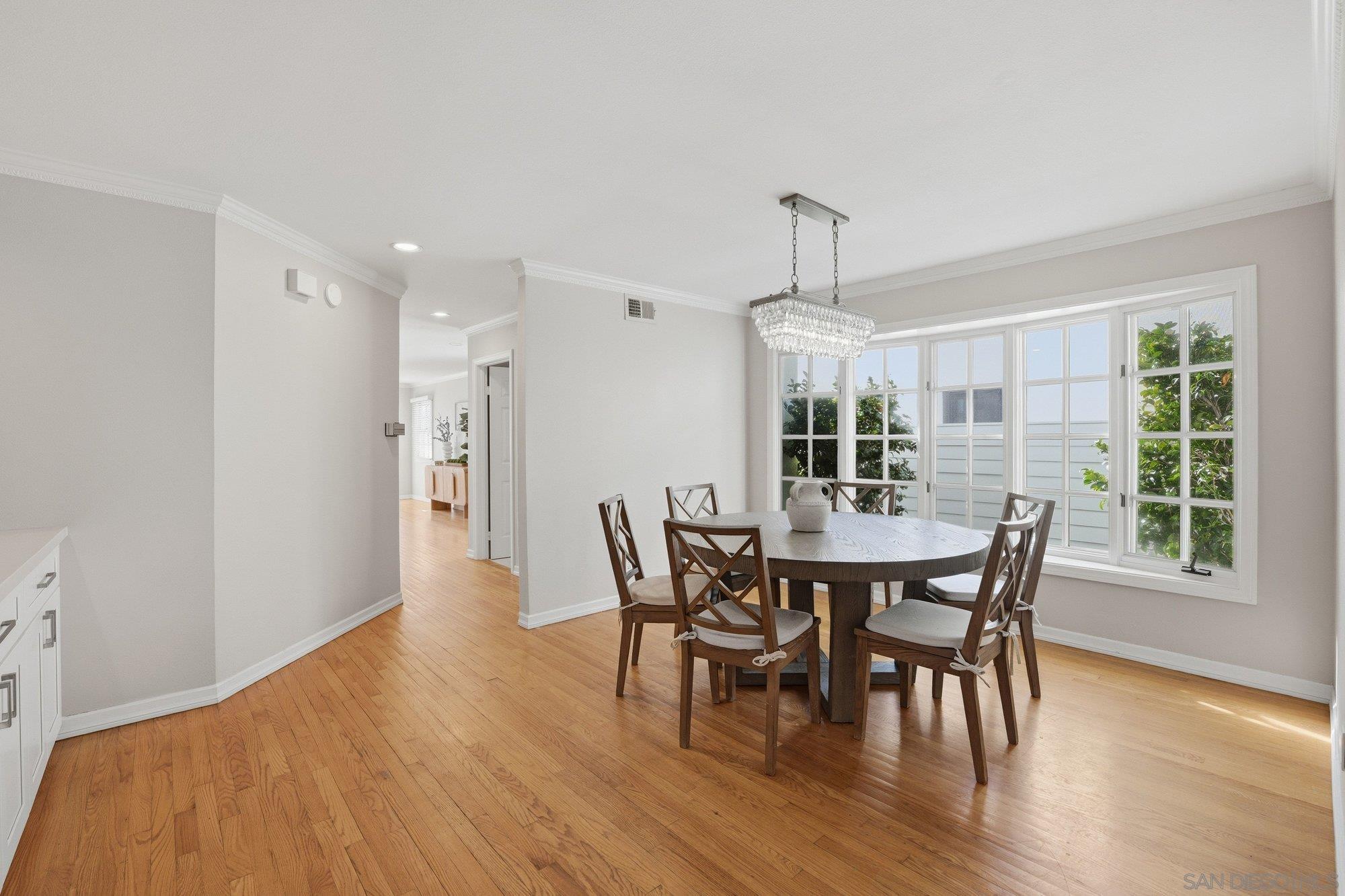 Detail Gallery Image 8 of 48 For 868  a Ave, Coronado,  CA 92118 - 4 Beds | 2/1 Baths