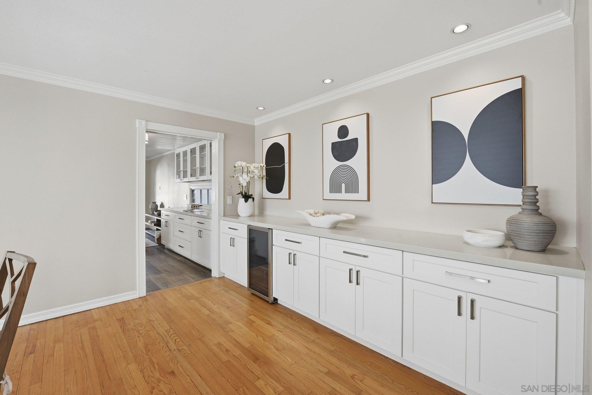 Detail Gallery Image 9 of 48 For 868  a Ave, Coronado,  CA 92118 - 4 Beds | 2/1 Baths