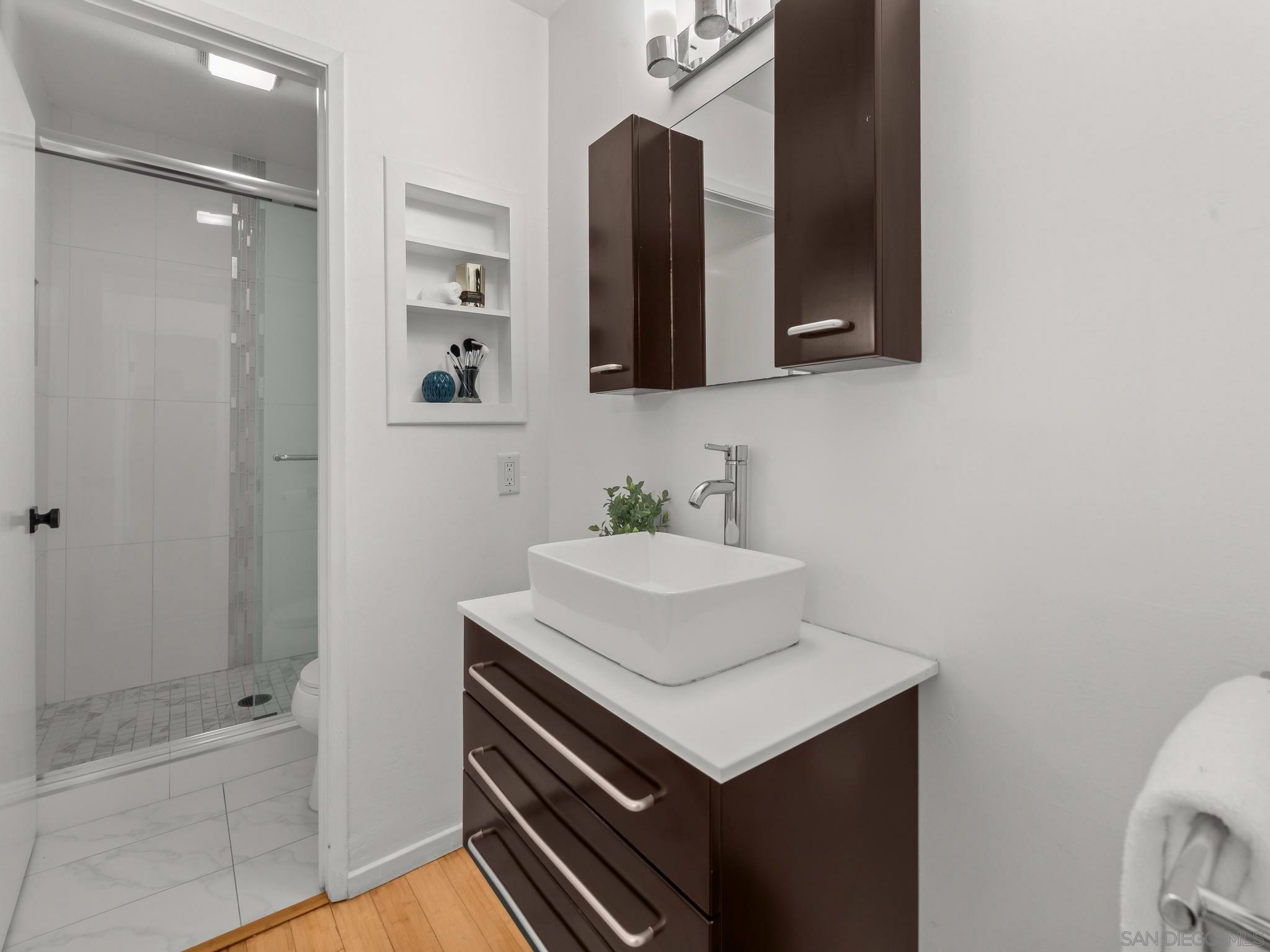 Detail Gallery Image 13 of 52 For 1251  Parker Pl  2d,  San Diego,  CA 92109 - 2 Beds | 2 Baths