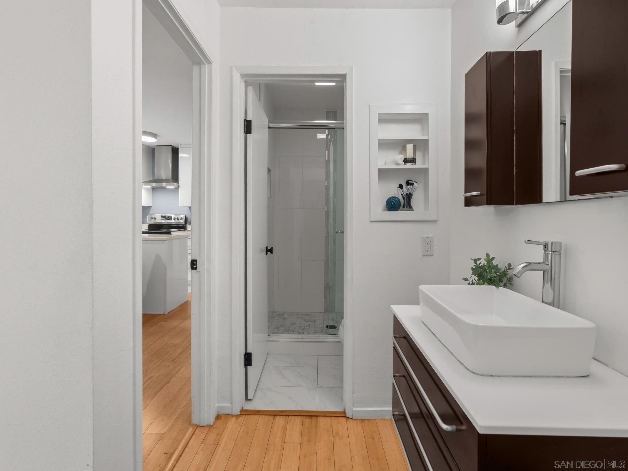 Detail Gallery Image 16 of 52 For 1251  Parker Pl  2d,  San Diego,  CA 92109 - 2 Beds | 2 Baths