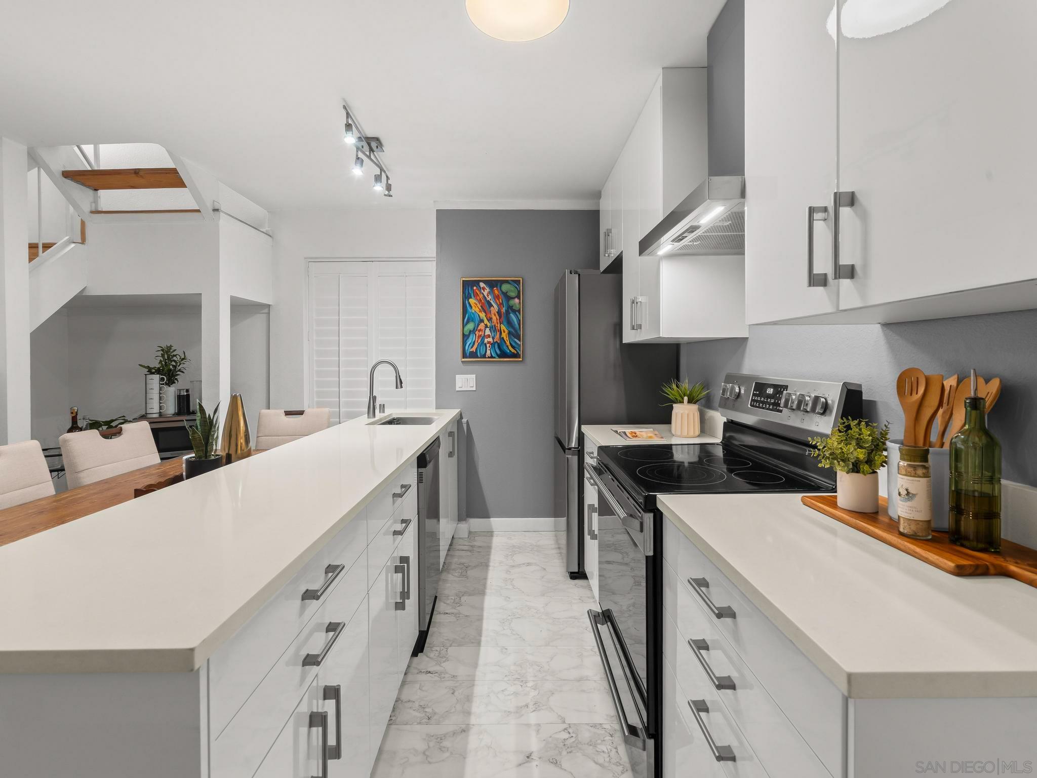 Detail Gallery Image 19 of 52 For 1251  Parker Pl  2d,  San Diego,  CA 92109 - 2 Beds | 2 Baths