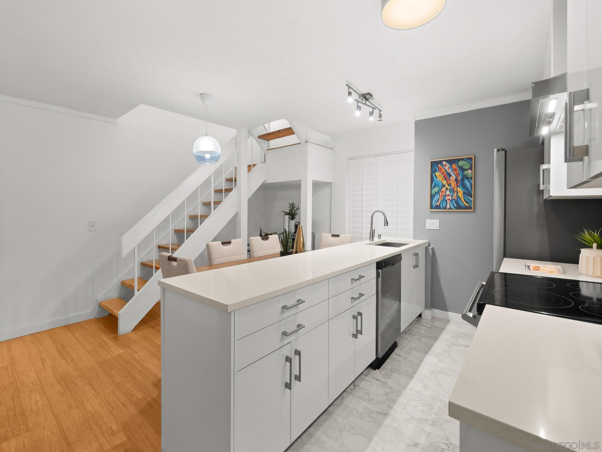 Detail Gallery Image 21 of 52 For 1251  Parker Pl  2d,  San Diego,  CA 92109 - 2 Beds | 2 Baths