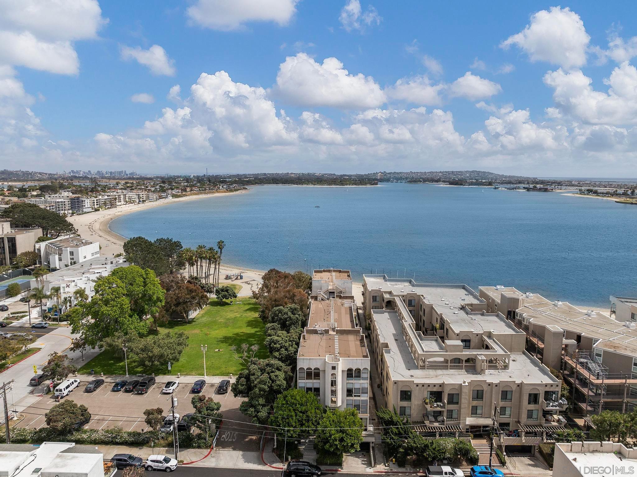 Detail Gallery Image 35 of 52 For 1251  Parker Pl  2d,  San Diego,  CA 92109 - 2 Beds | 2 Baths