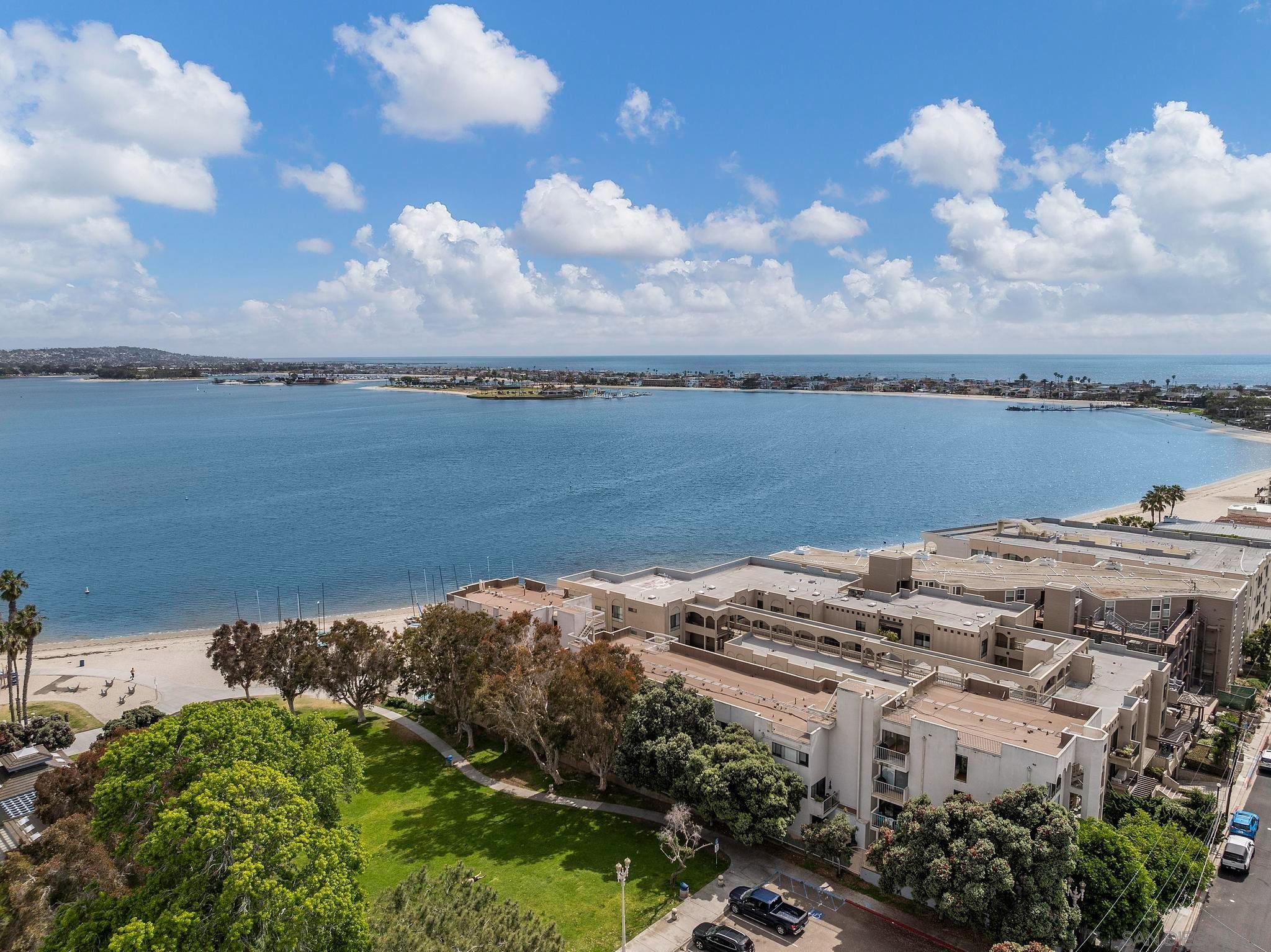 Detail Gallery Image 36 of 52 For 1251  Parker Pl  2d,  San Diego,  CA 92109 - 2 Beds | 2 Baths