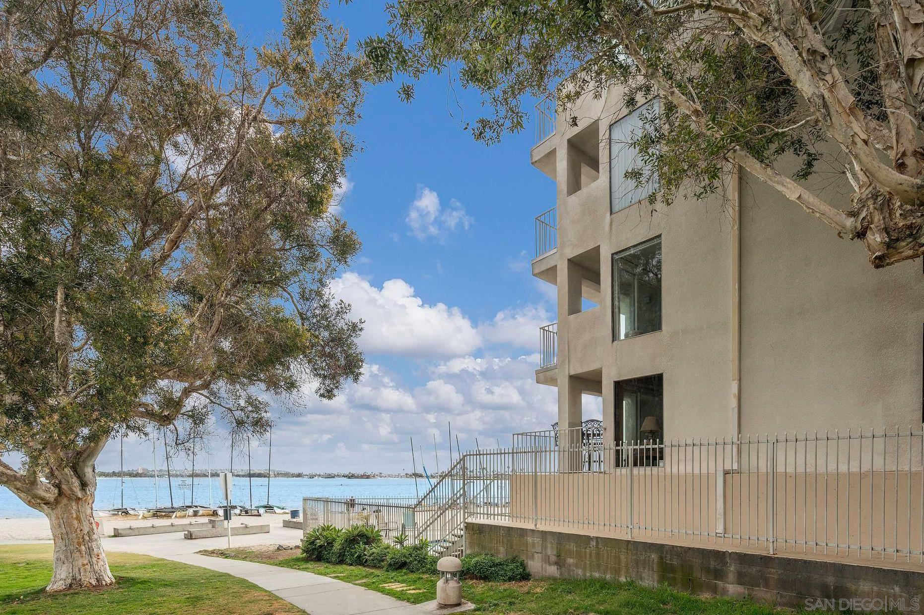 Detail Gallery Image 47 of 52 For 1251  Parker Pl  2d,  San Diego,  CA 92109 - 2 Beds | 2 Baths