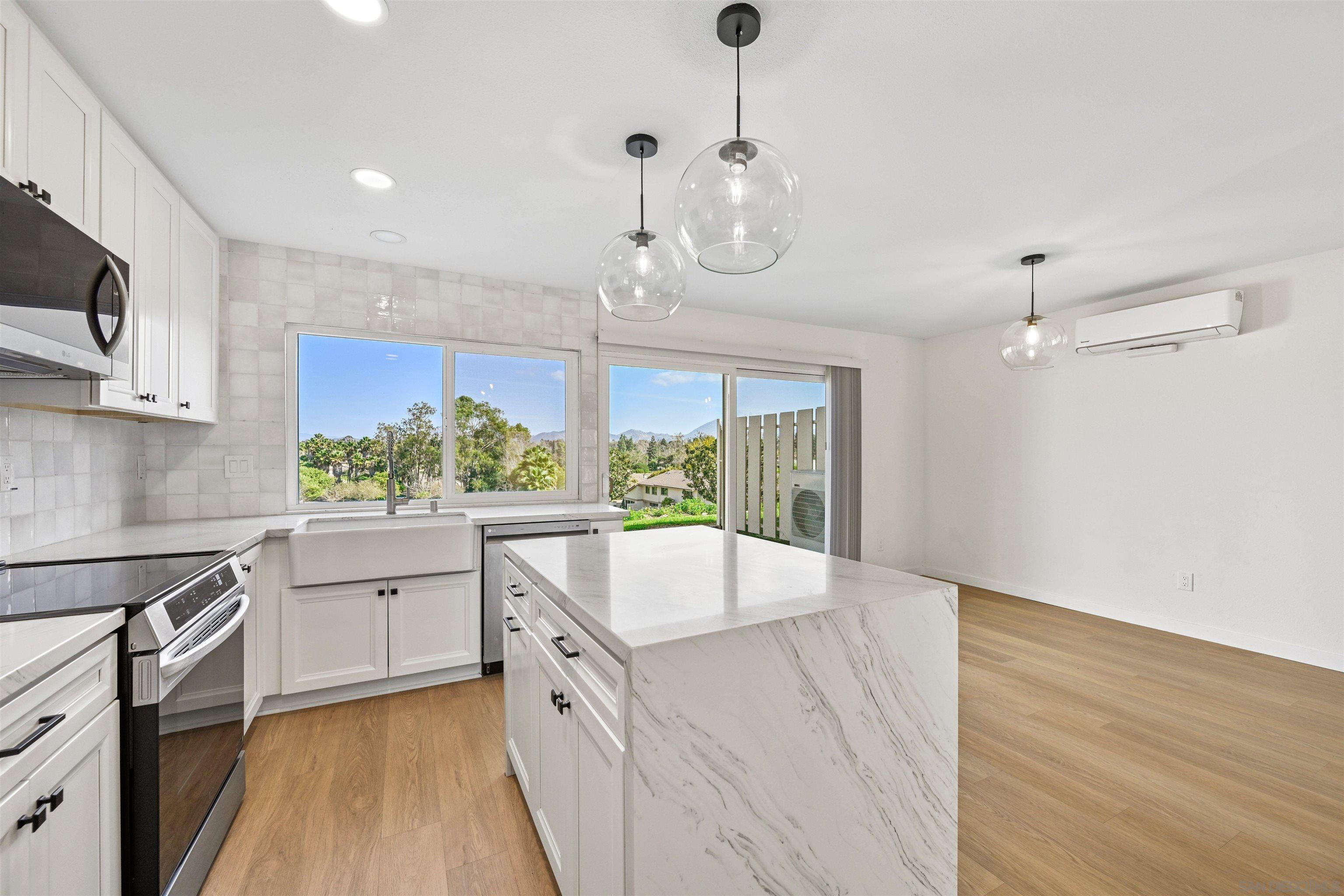 Detail Gallery Image 11 of 35 For 11218  Poblado Road, San Diego,  CA 92127 - 3 Beds | 2 Baths