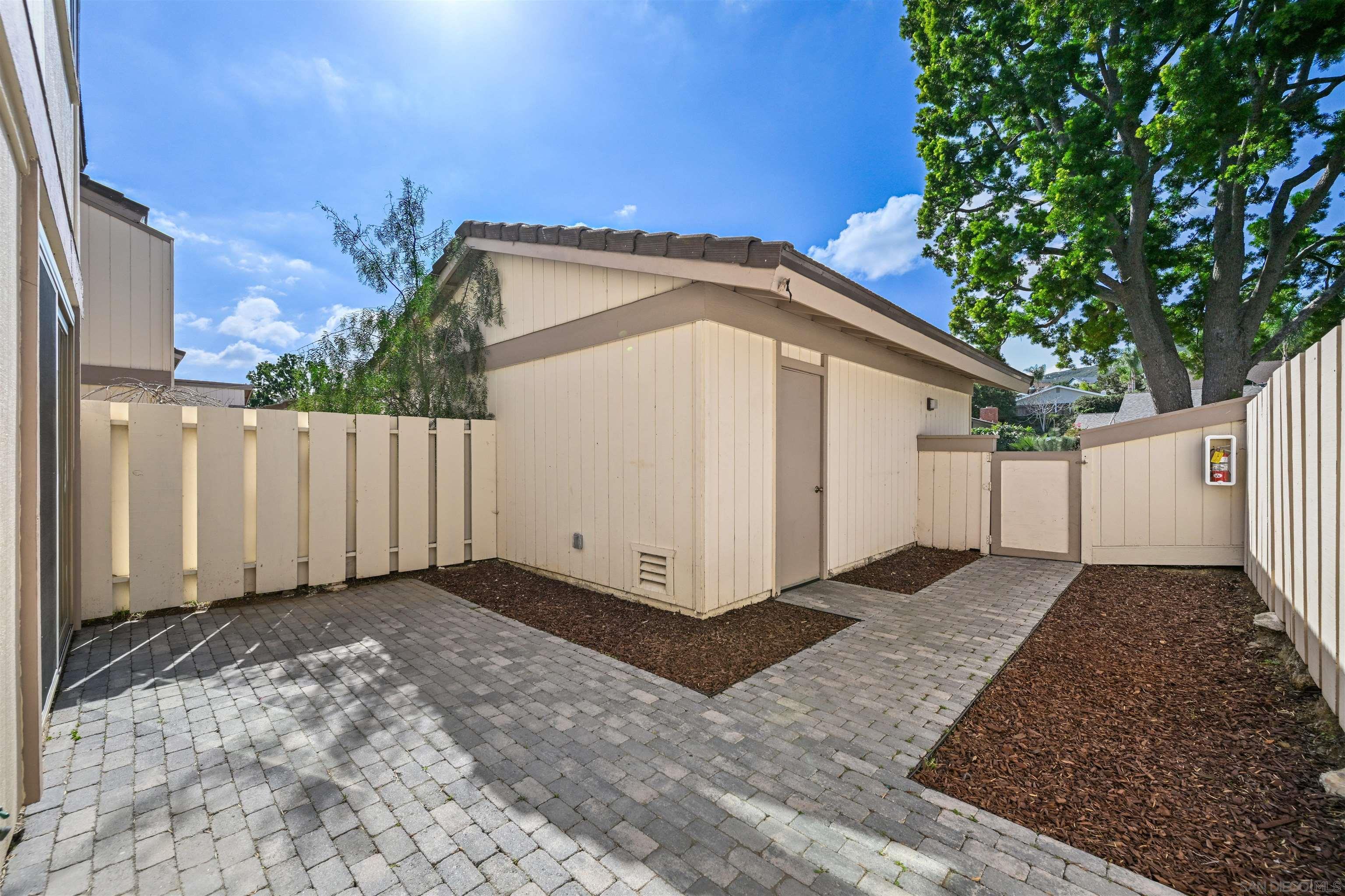 Detail Gallery Image 5 of 35 For 11218  Poblado Road, San Diego,  CA 92127 - 3 Beds | 2 Baths